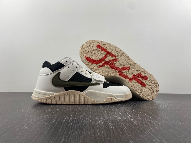 Air Jordan 1 Low 和 Dunk Low 和 Air Trainer 1