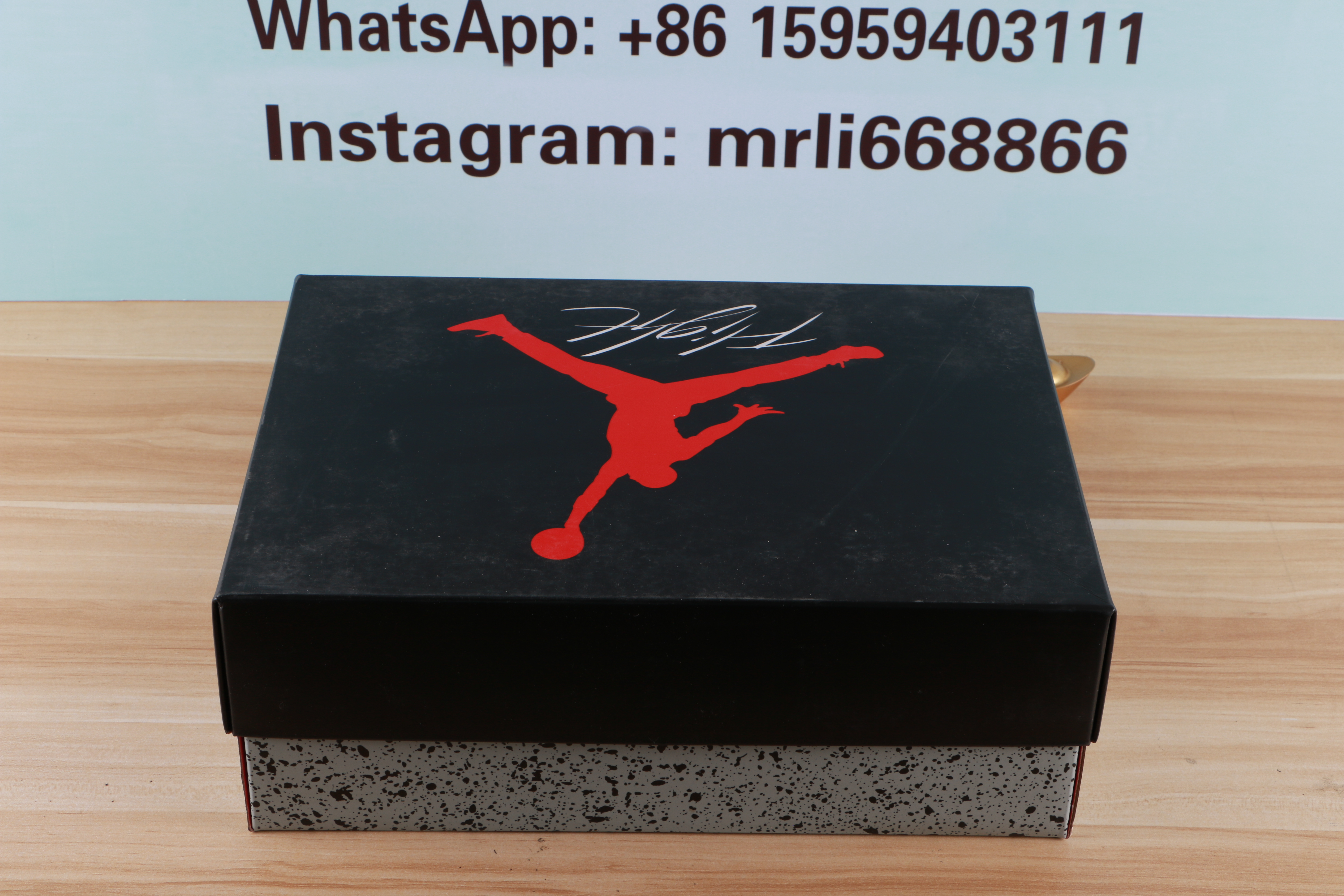 Air Jordan 4“Red Thunder ”