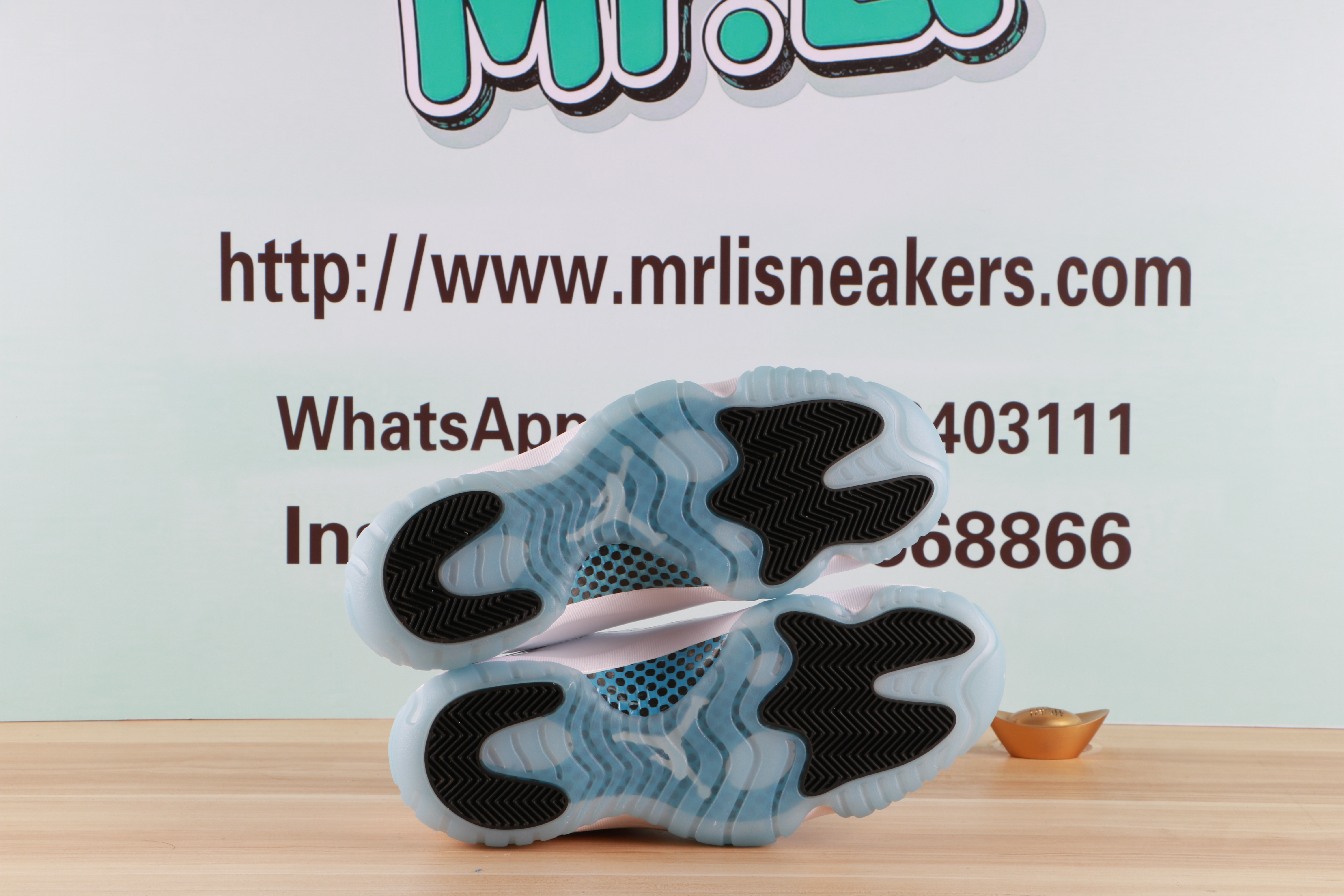 Jordan 11 Retro Legend Blue
