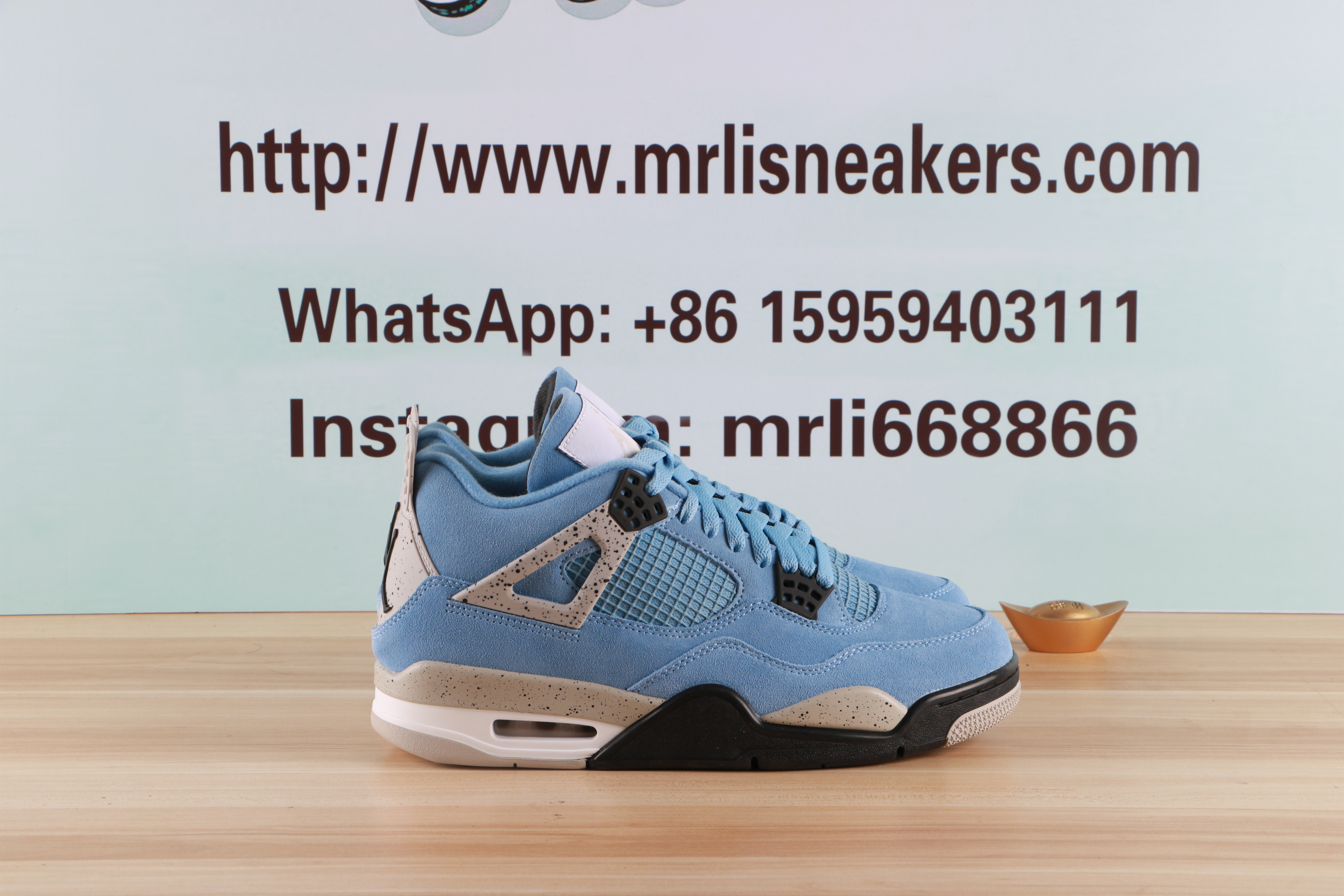 Air Jordan 4 " University Blue "