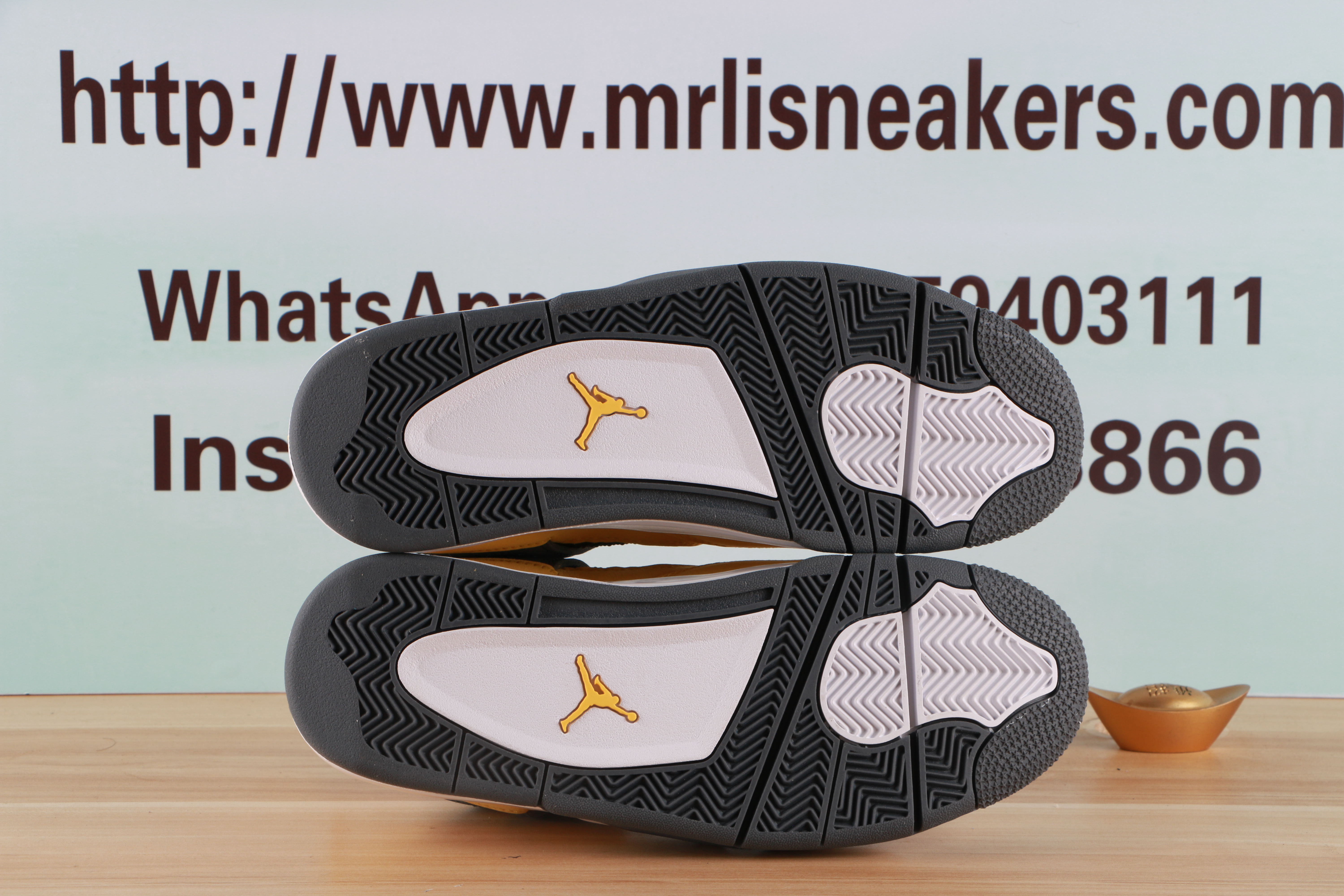 Jordan 4 Retro Lightning