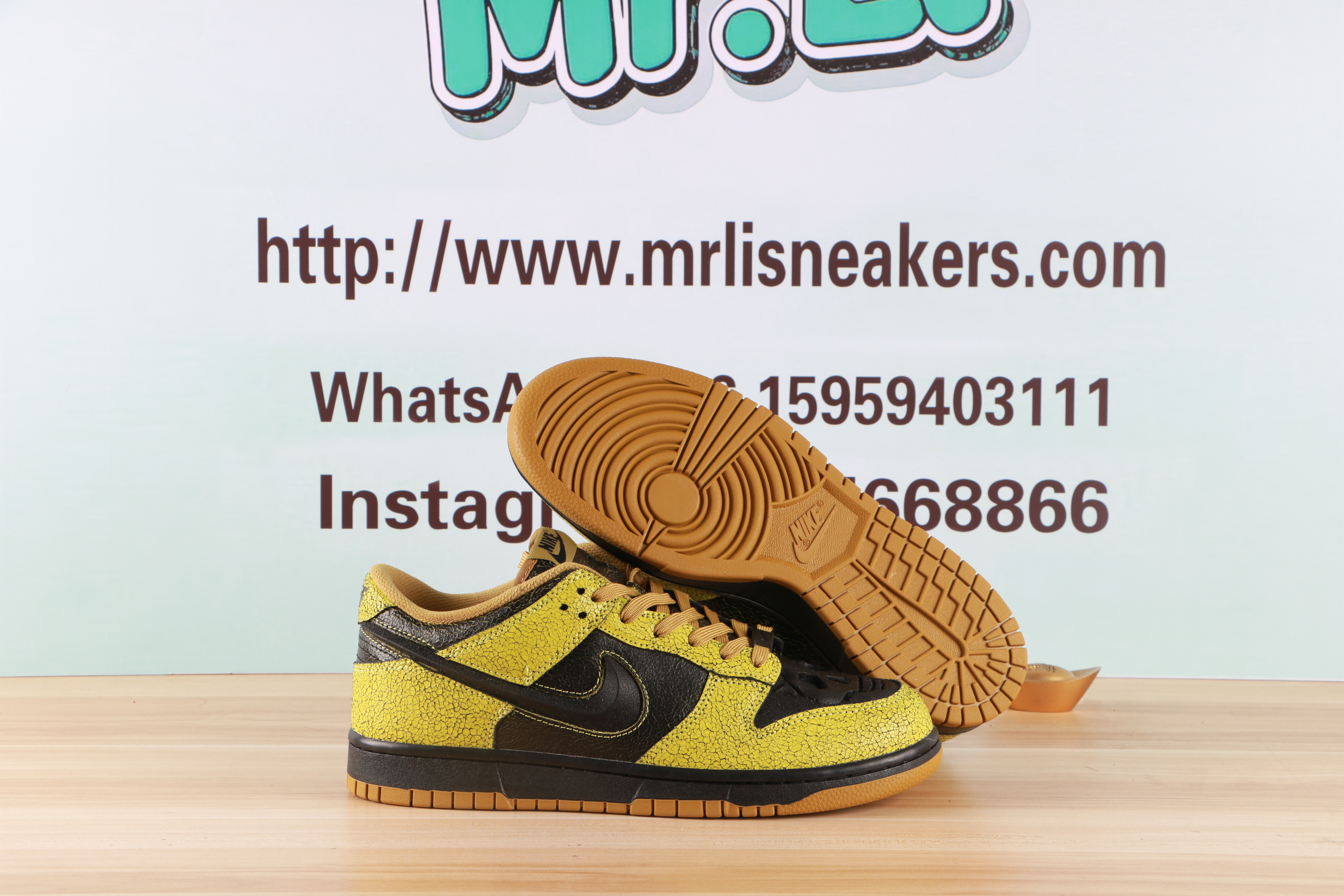 Nike Dunk Low QS Halloween Skull
