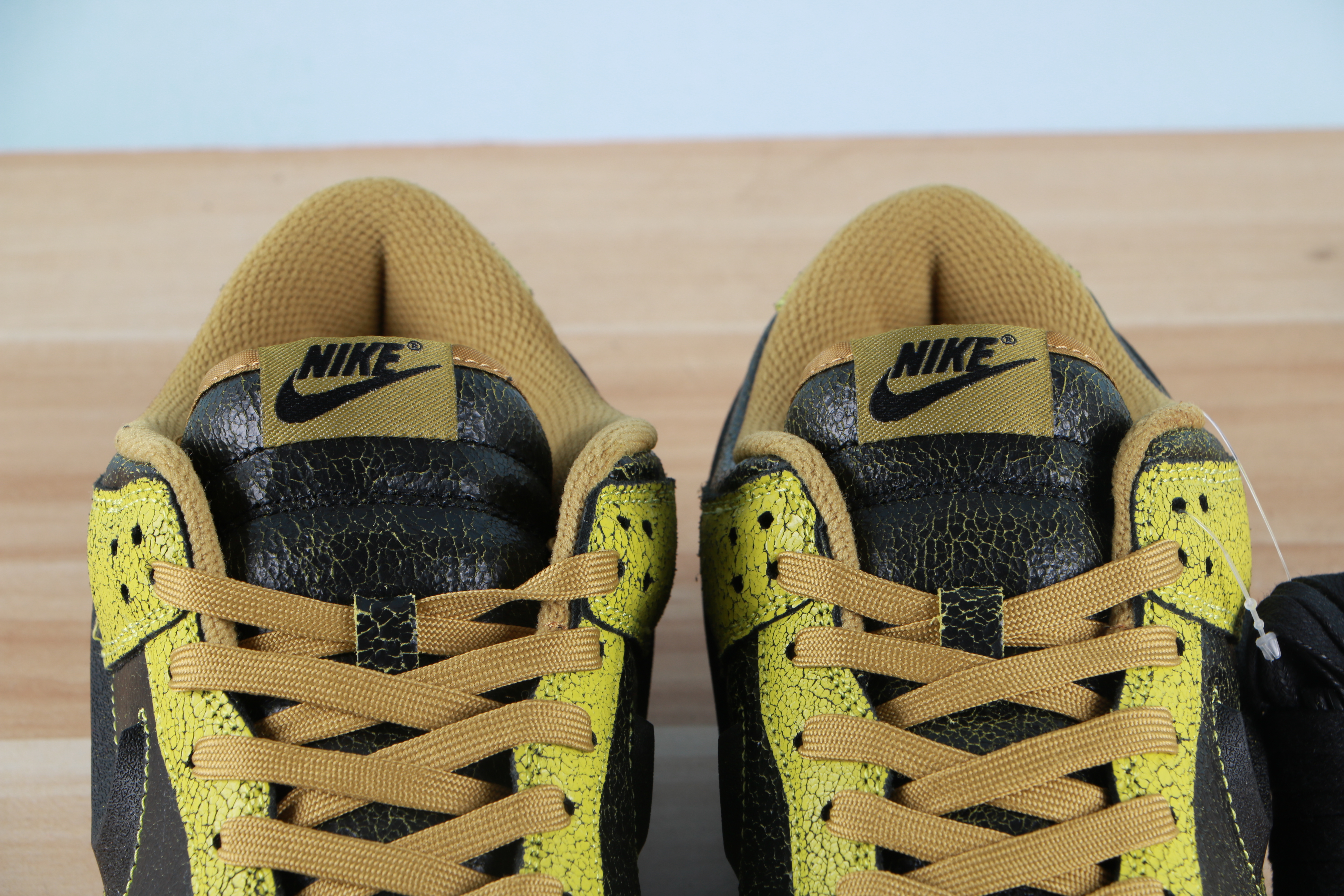 Nike Dunk Low QS Halloween Skull