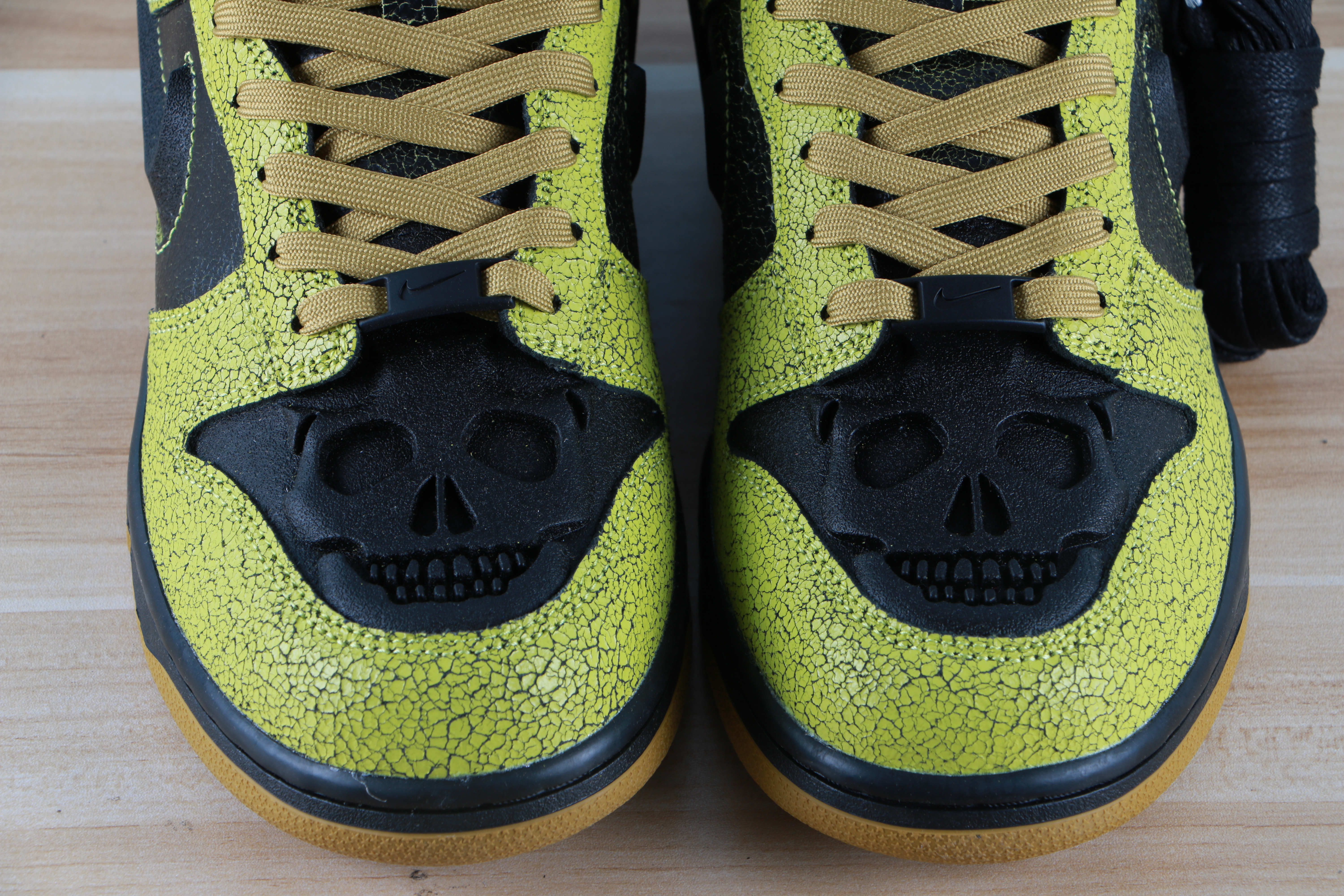 Nike Dunk Low QS Halloween Skull