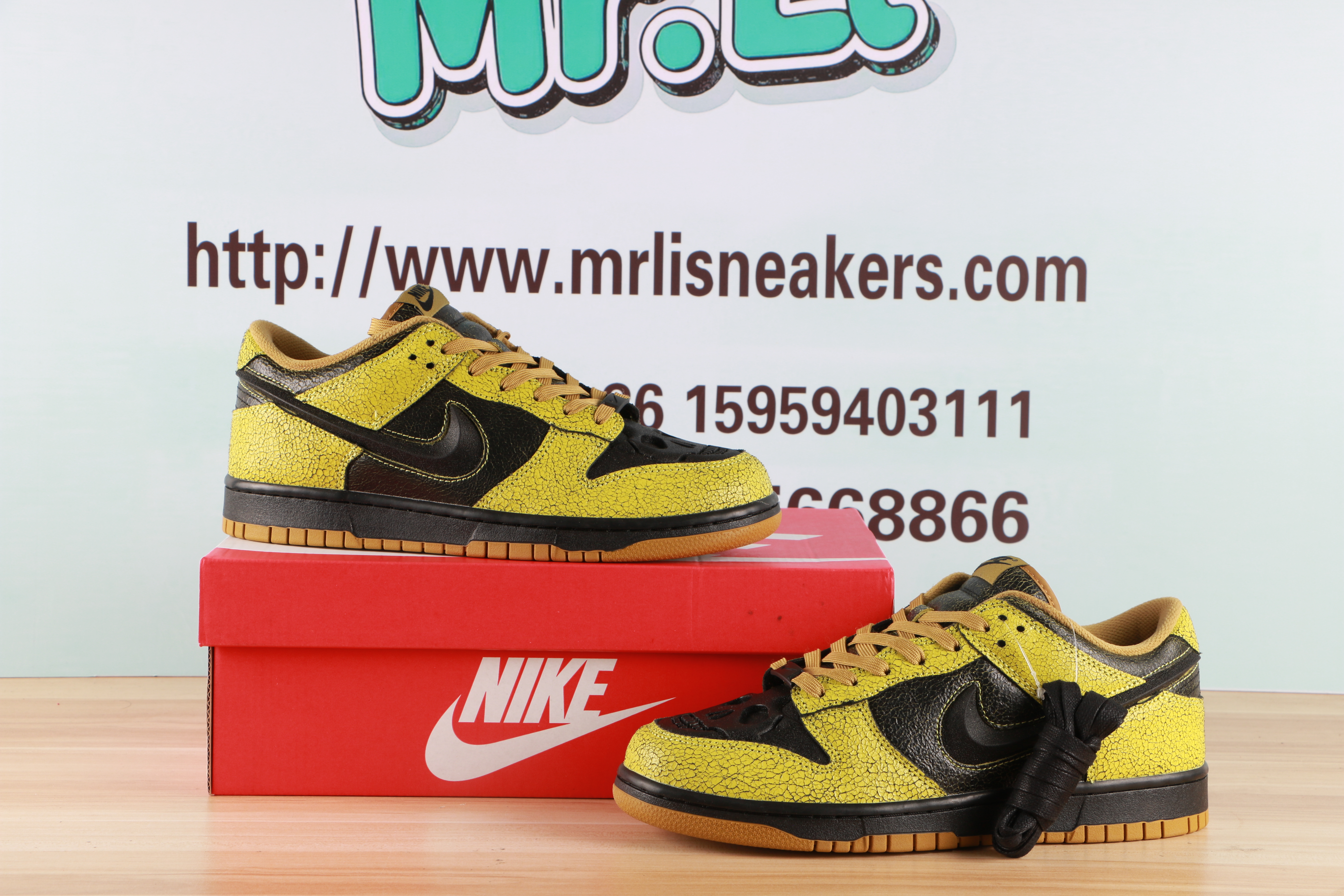 Nike Dunk Low QS Halloween Skull