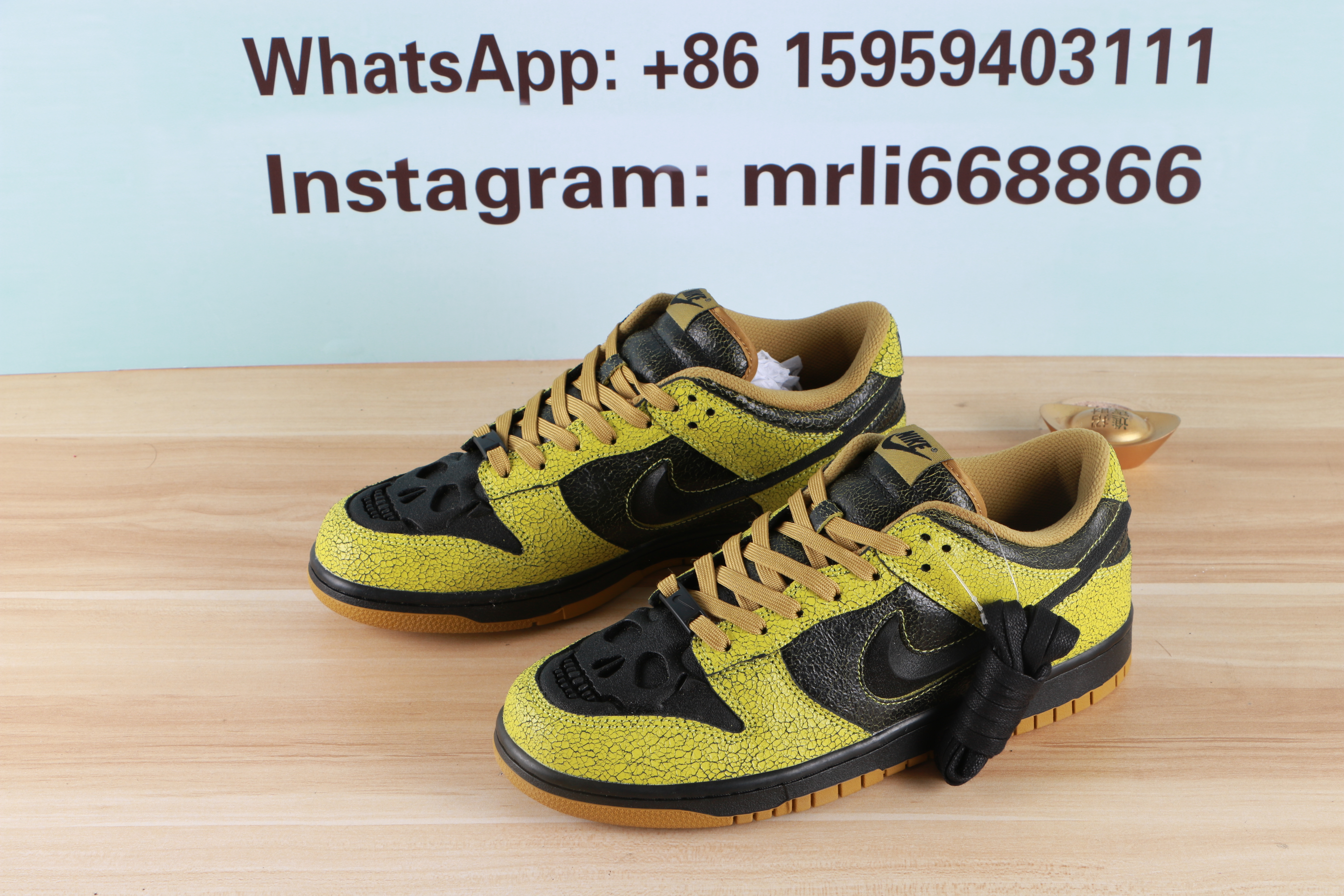 Nike Dunk Low QS Halloween Skull