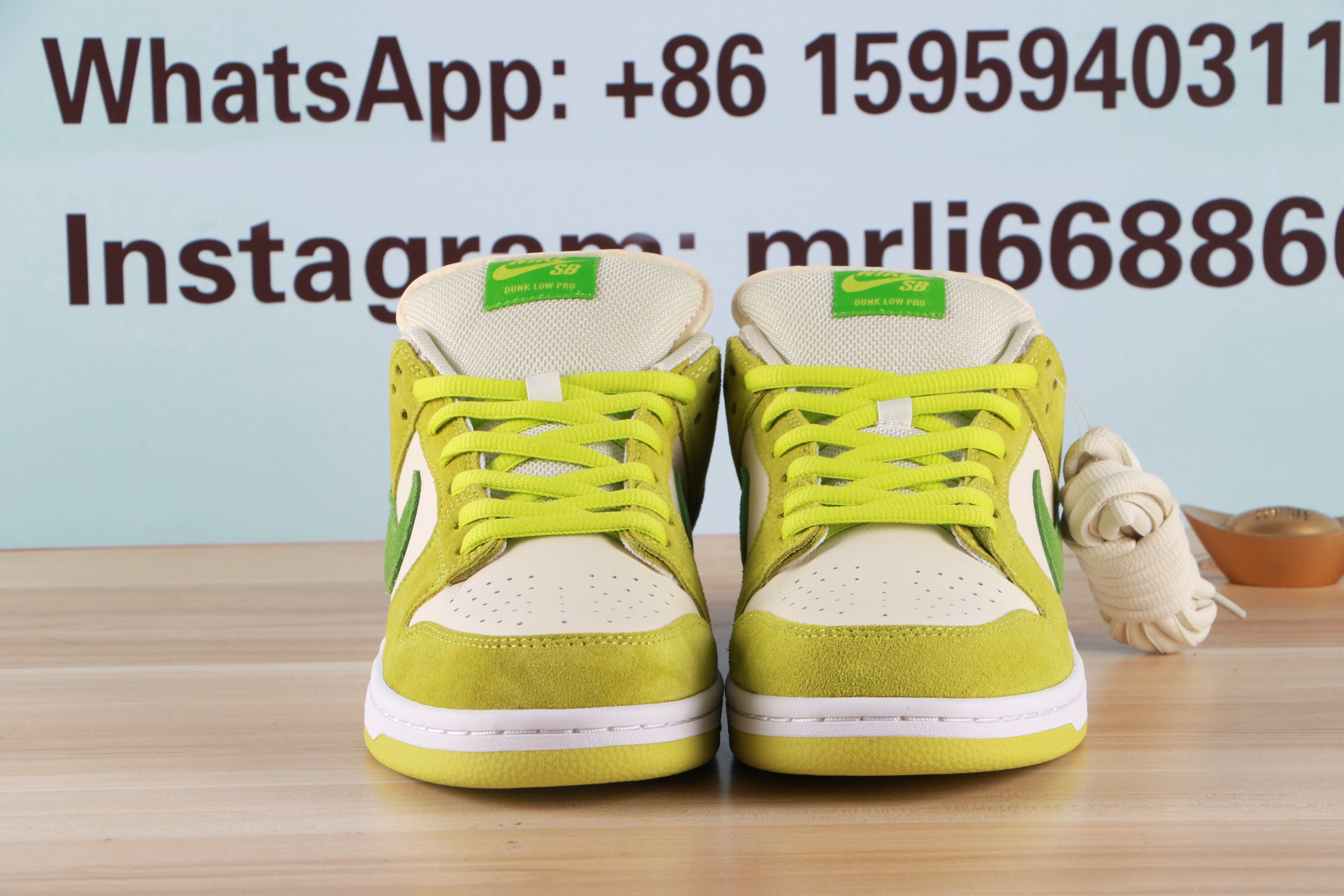 Nike SB Dunk Low Green Apple