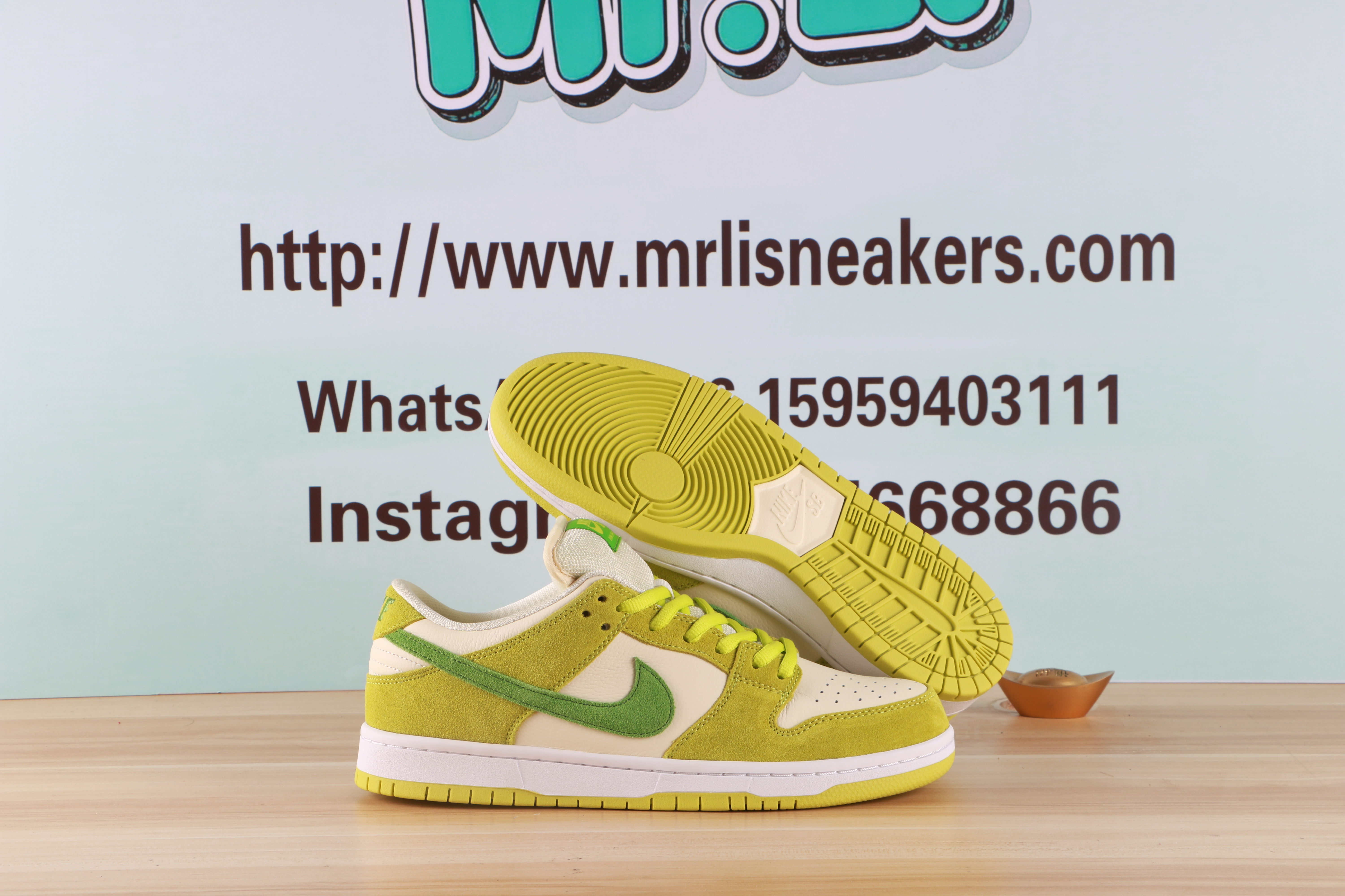 Nike SB Dunk Low Green Apple