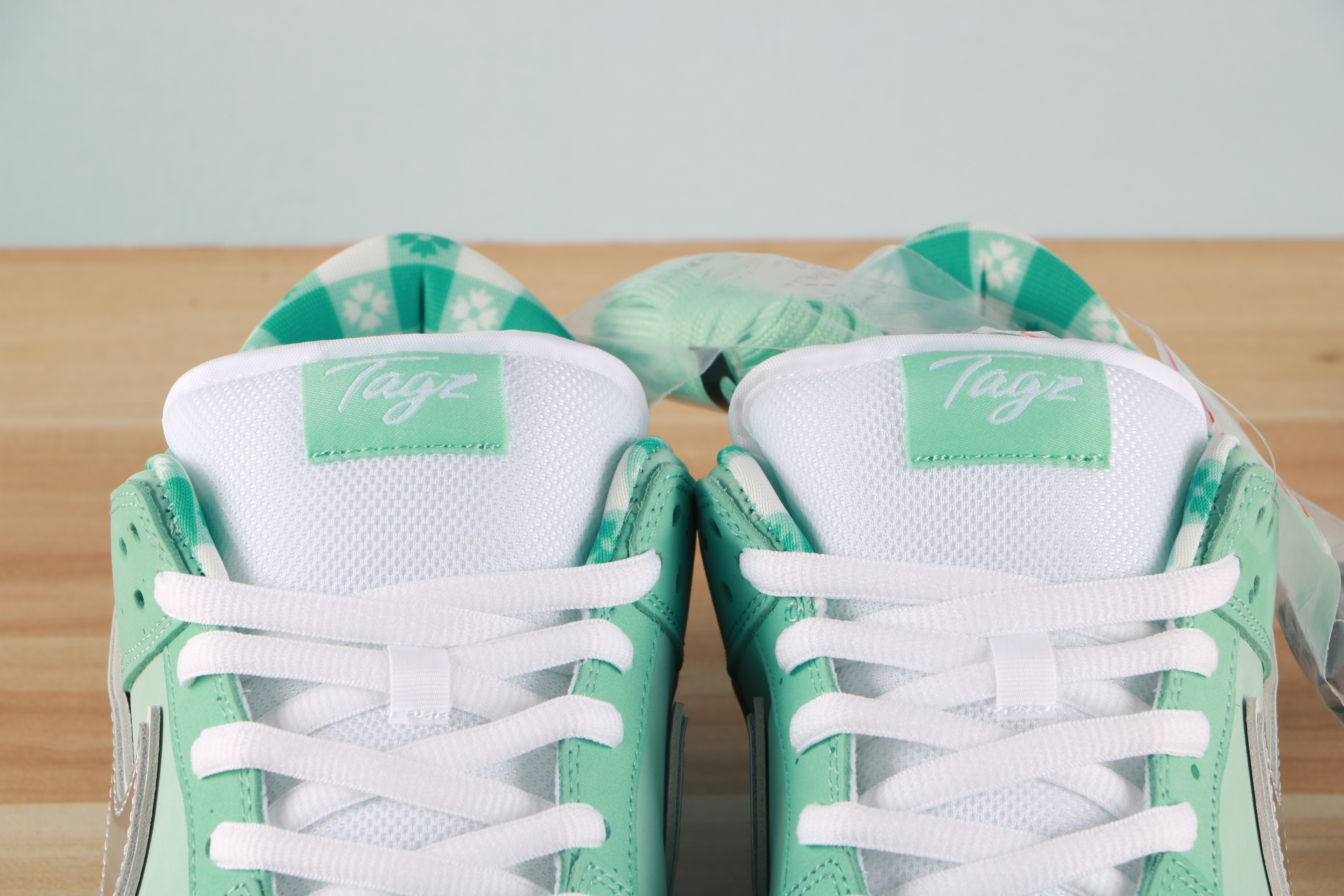 Nike Dunk Low SB Concepts Lobster