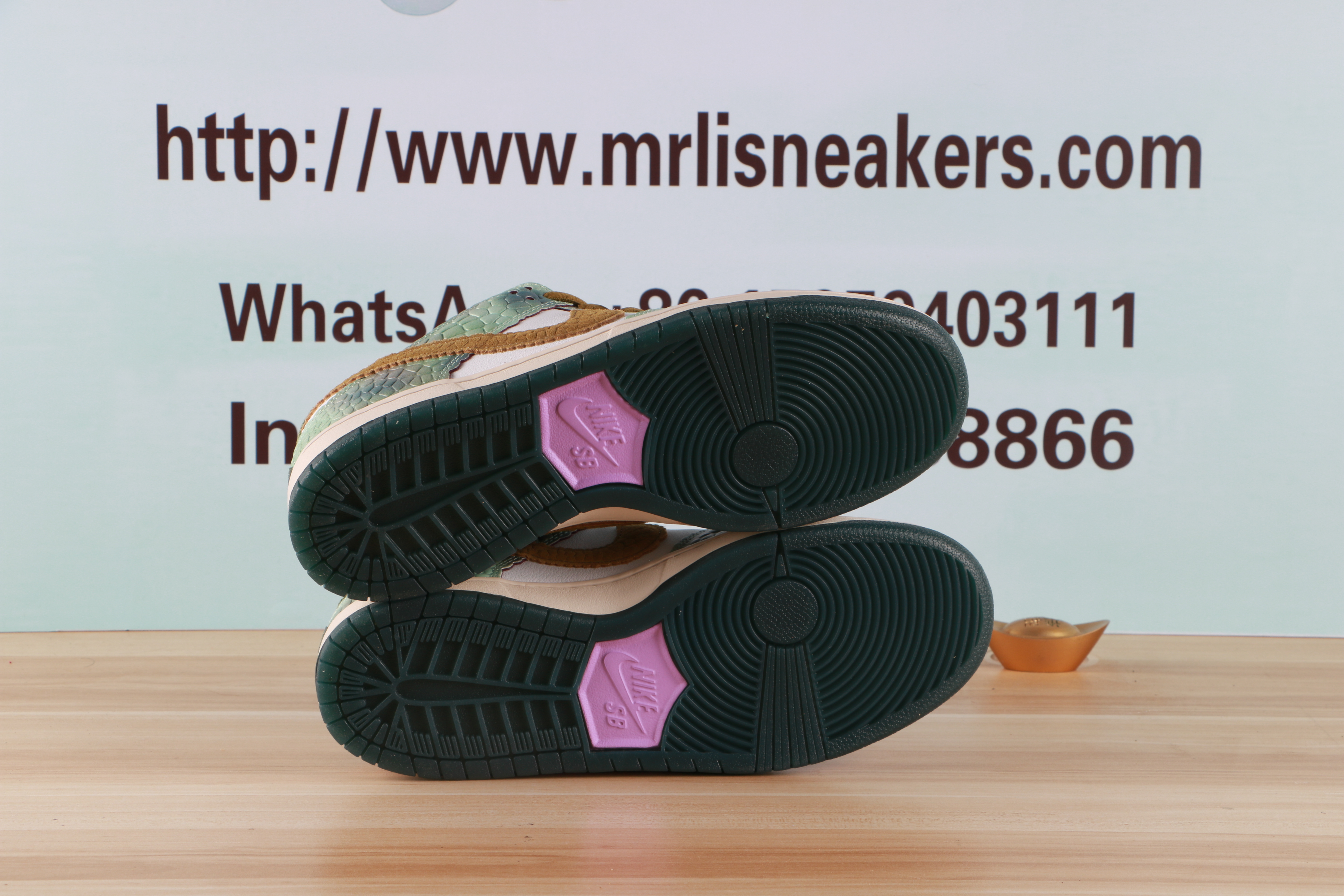 Nike SB Dunk Low Alexis Sablone Chameleon