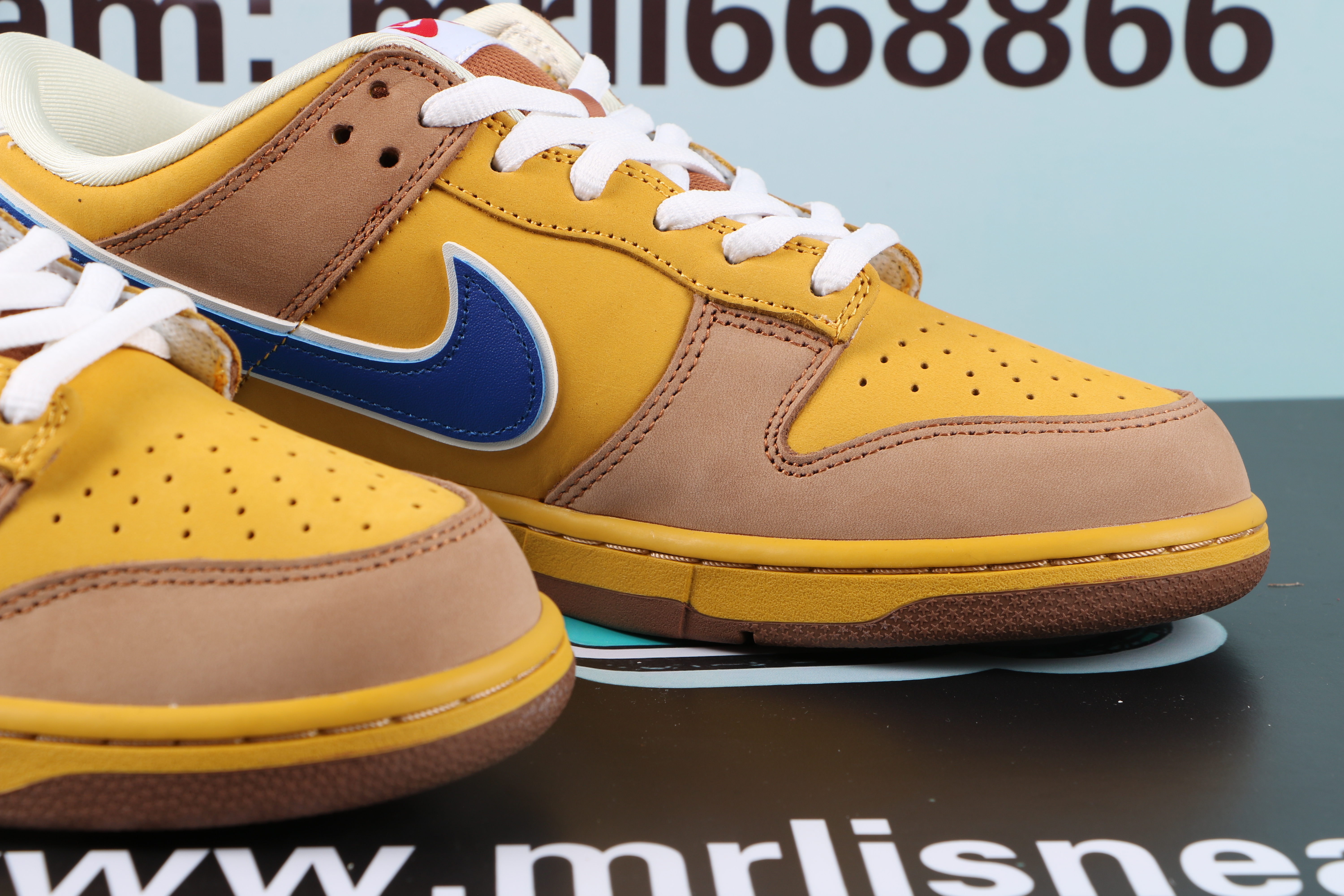 Nike SB Dunk Low Newcastle Brown Ale
