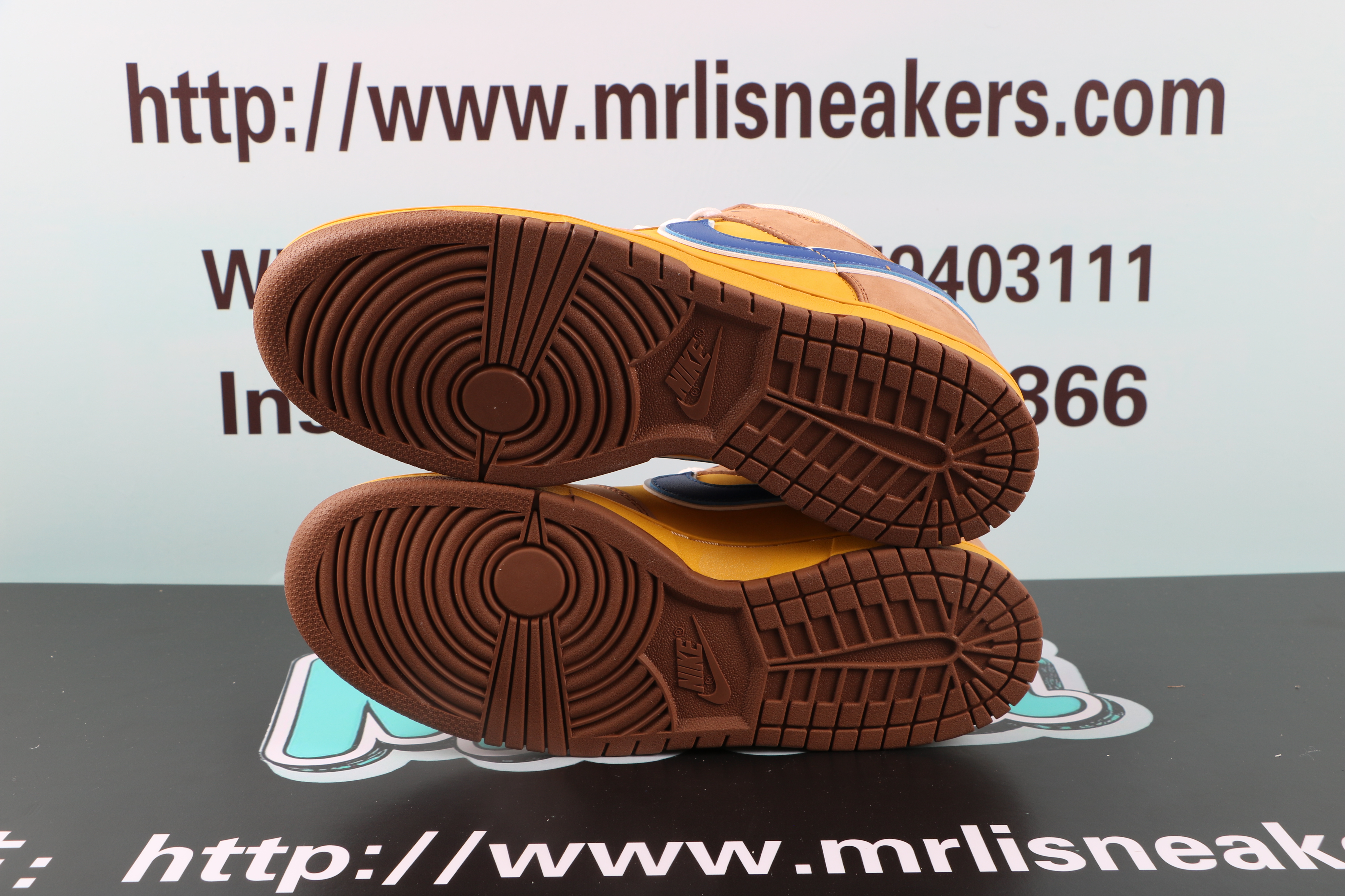 Nike SB Dunk Low Newcastle Brown Ale