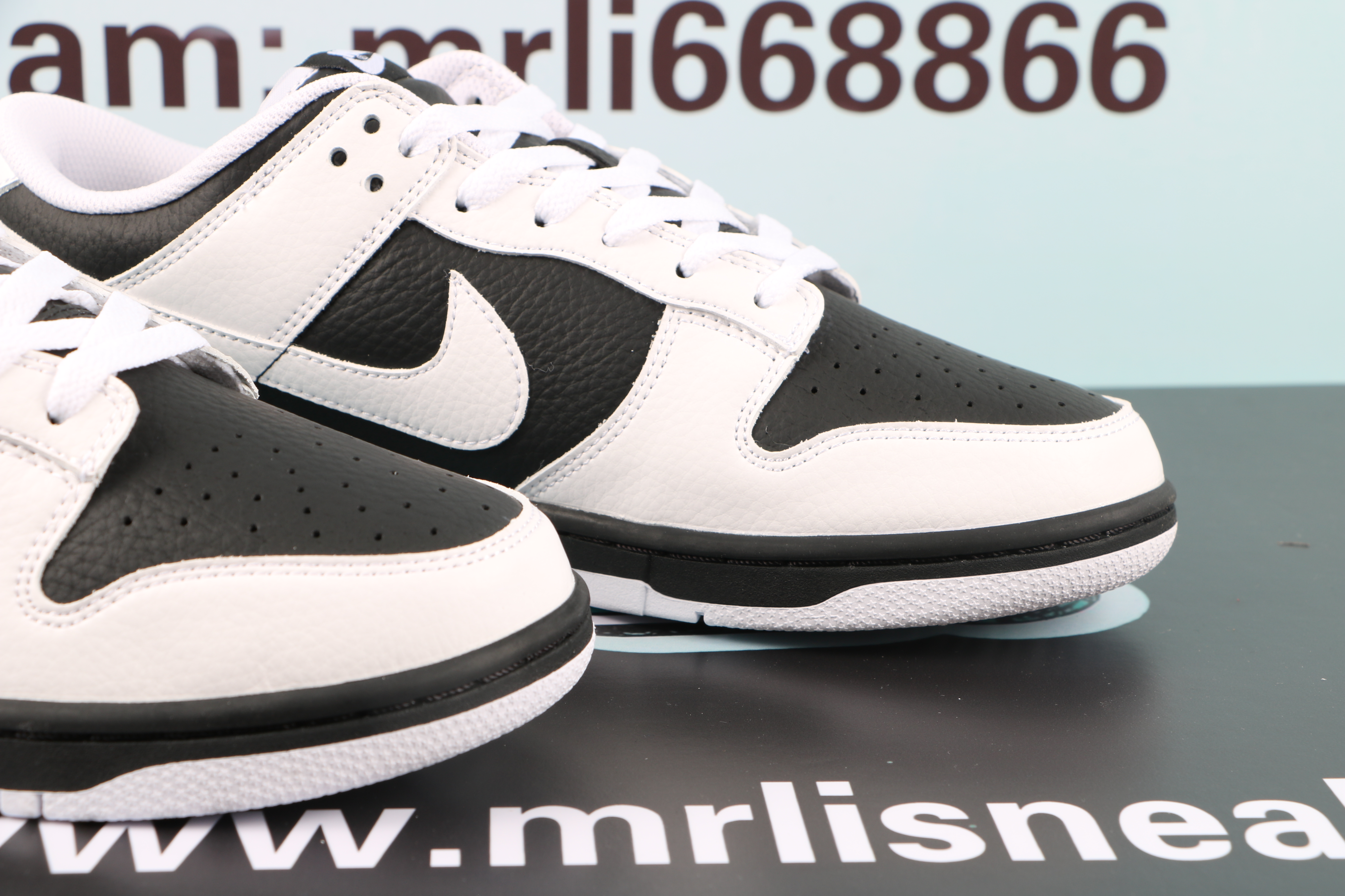 Nike SB Dunk Low"Reverse Panda"