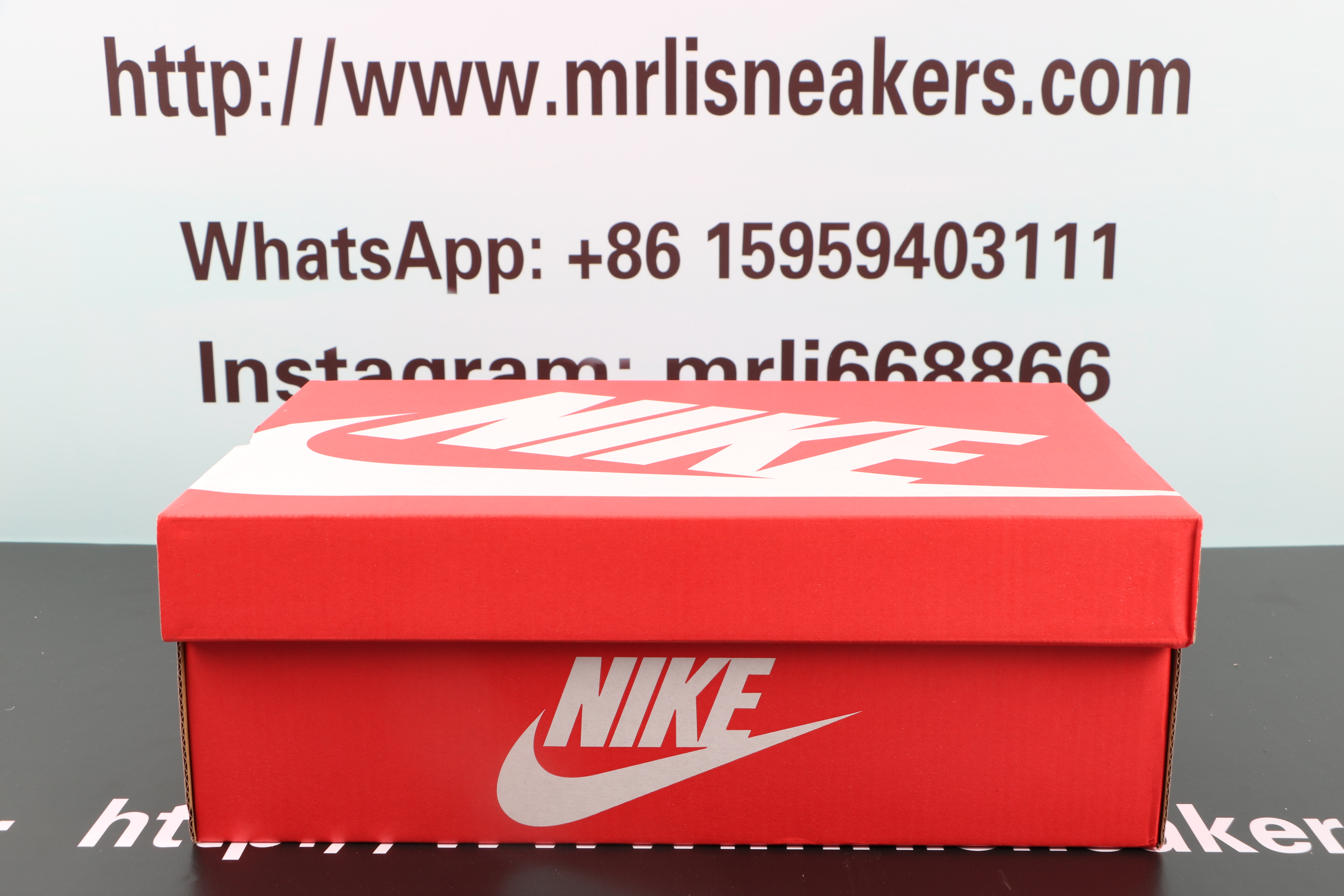 Nike SB Dunk Low"Reverse Panda"