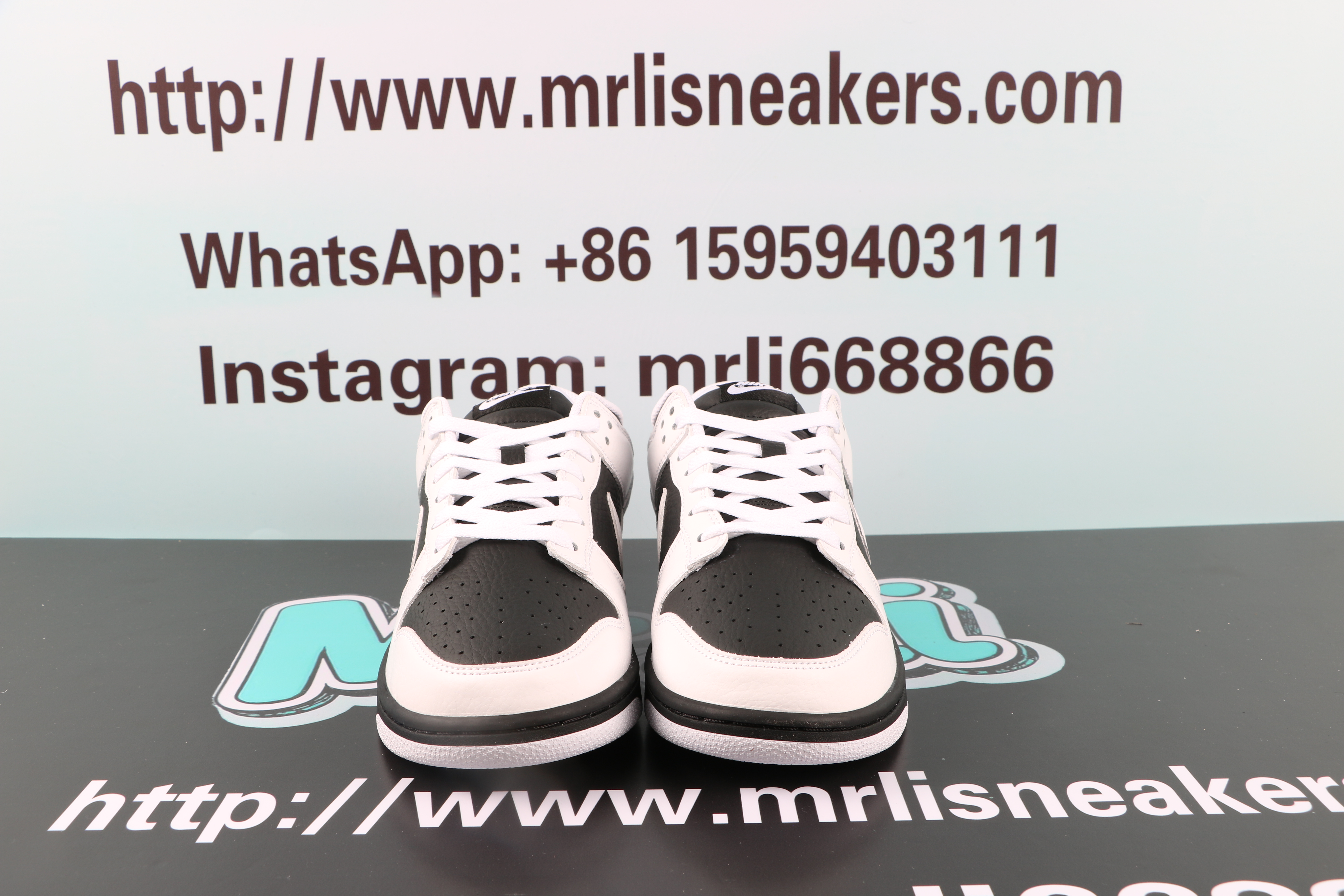 Nike SB Dunk Low"Reverse Panda"