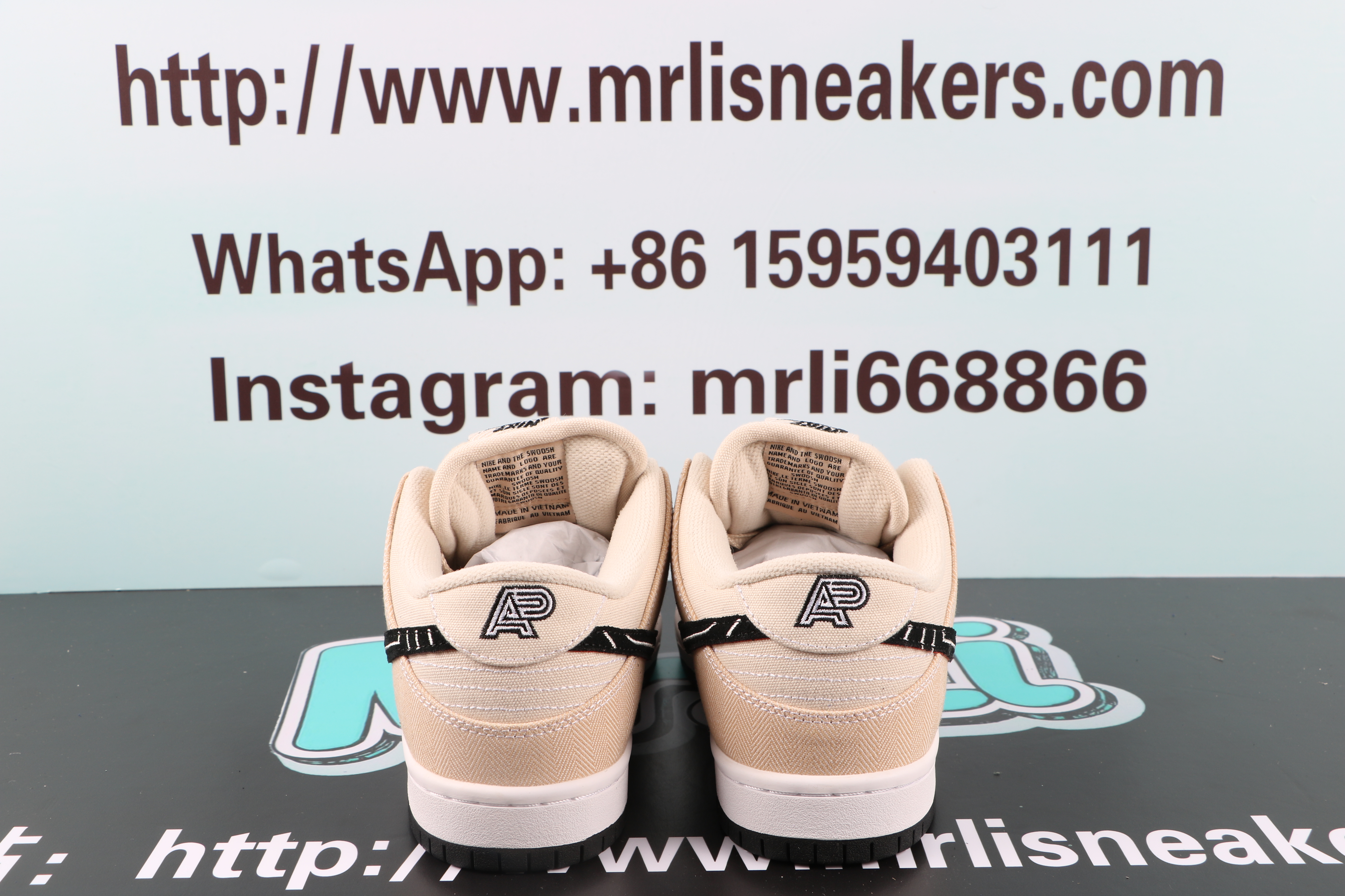 Nike SB Dunk Low X Albino & Preto Pearl White