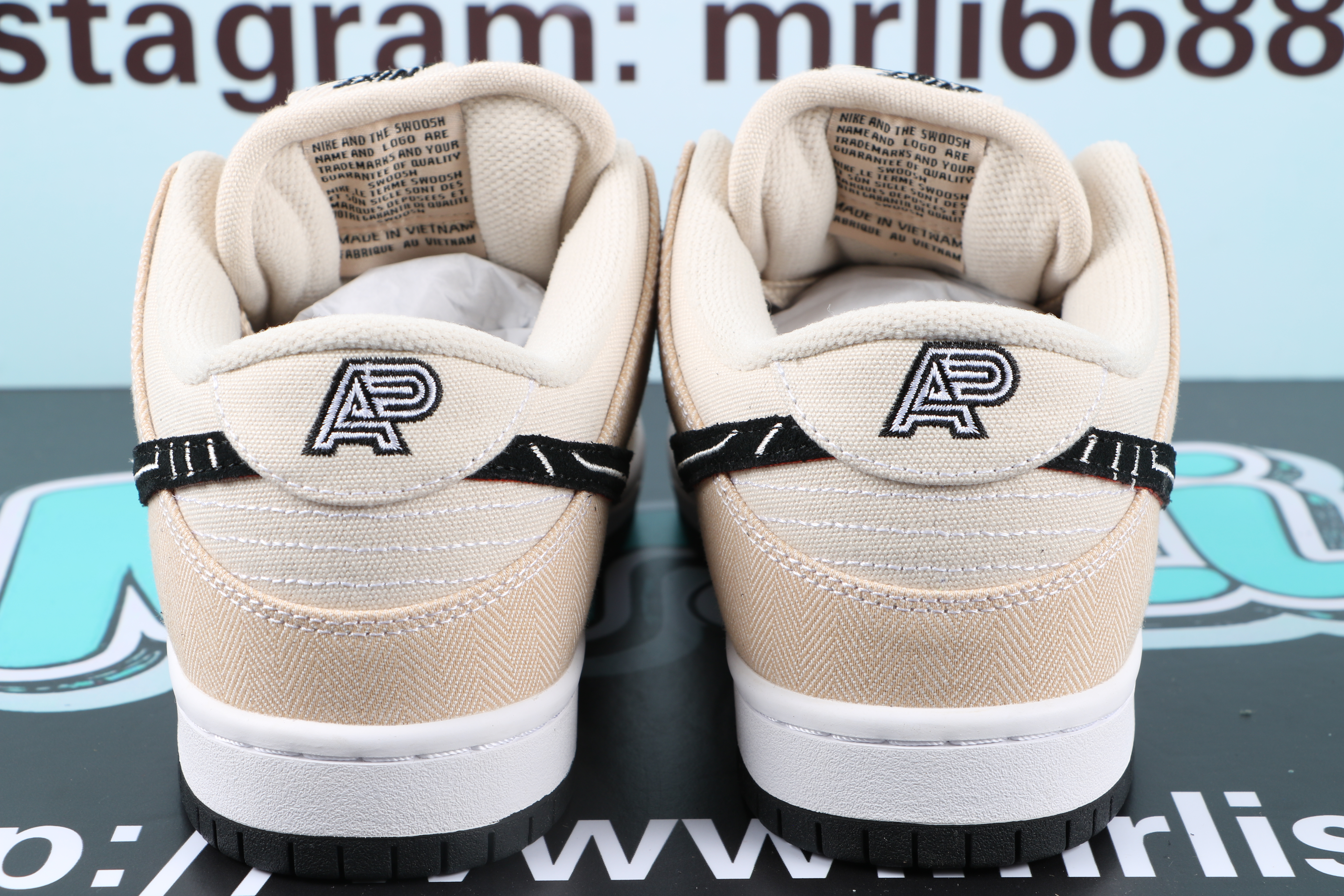 Nike SB Dunk Low X Albino & Preto Pearl White