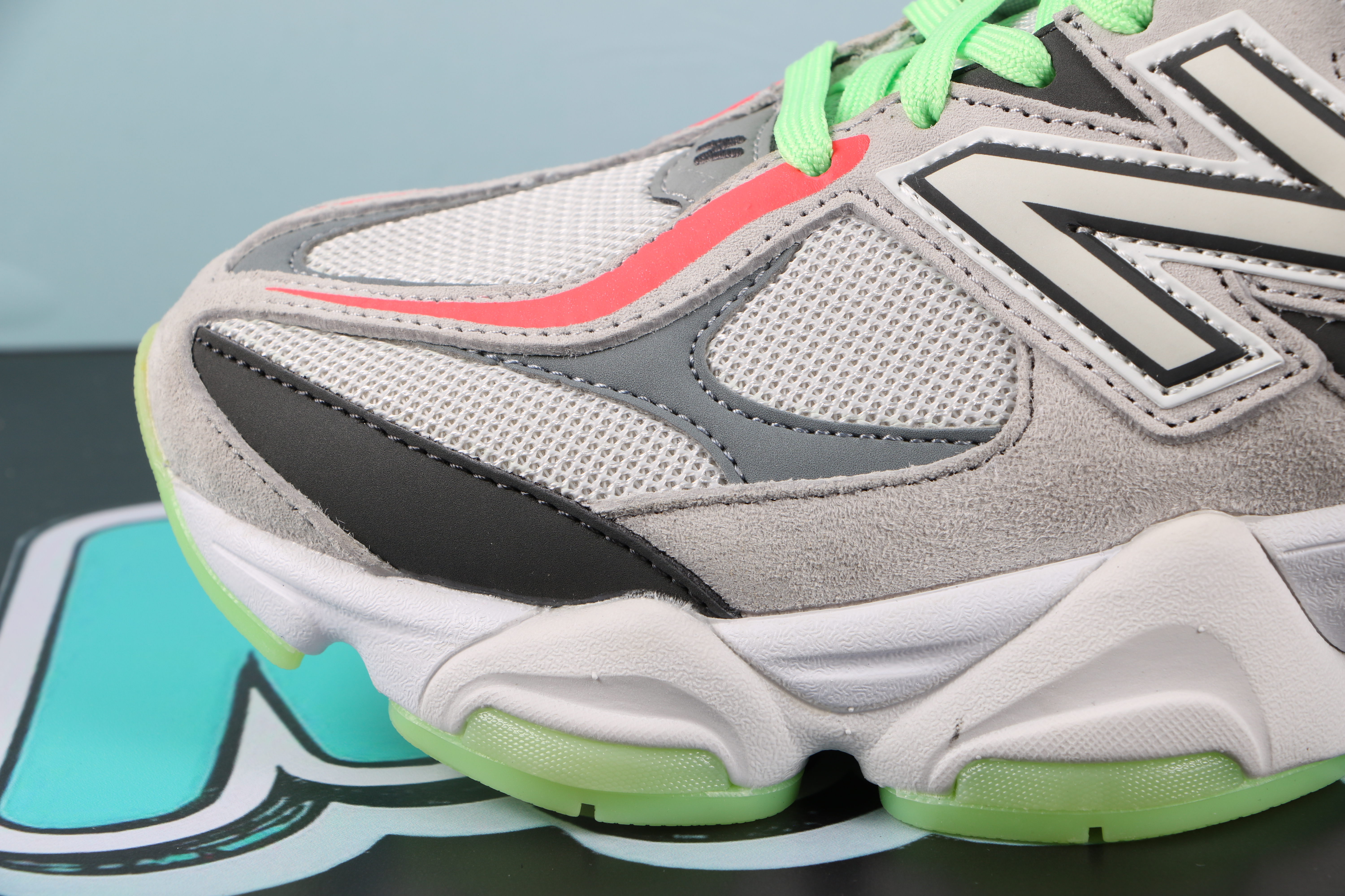 New Balance 9060 DTLR Glow