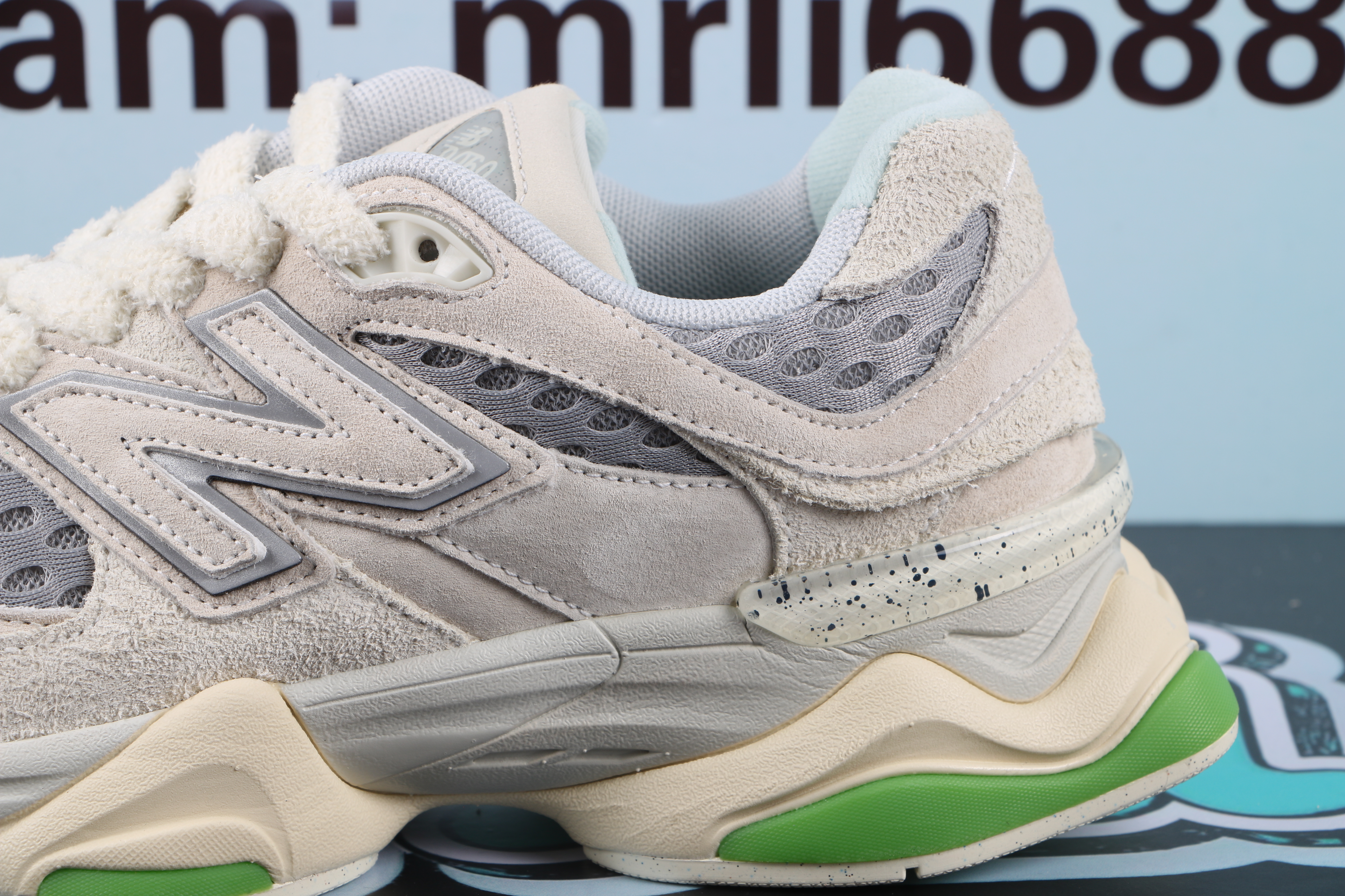 New Balance 9060 Bricks & Wood