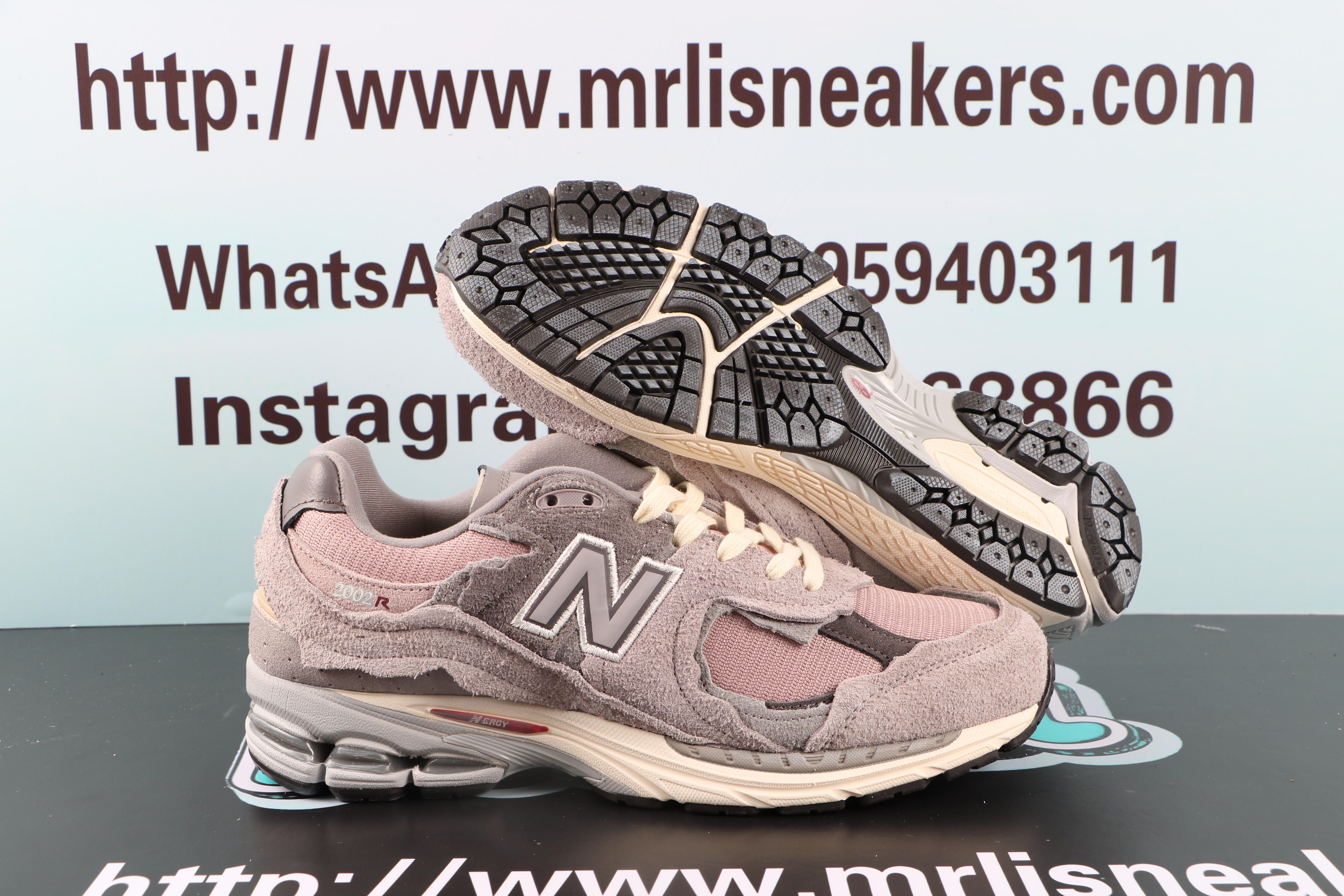 New balance 2002R Protection Pack Pink
