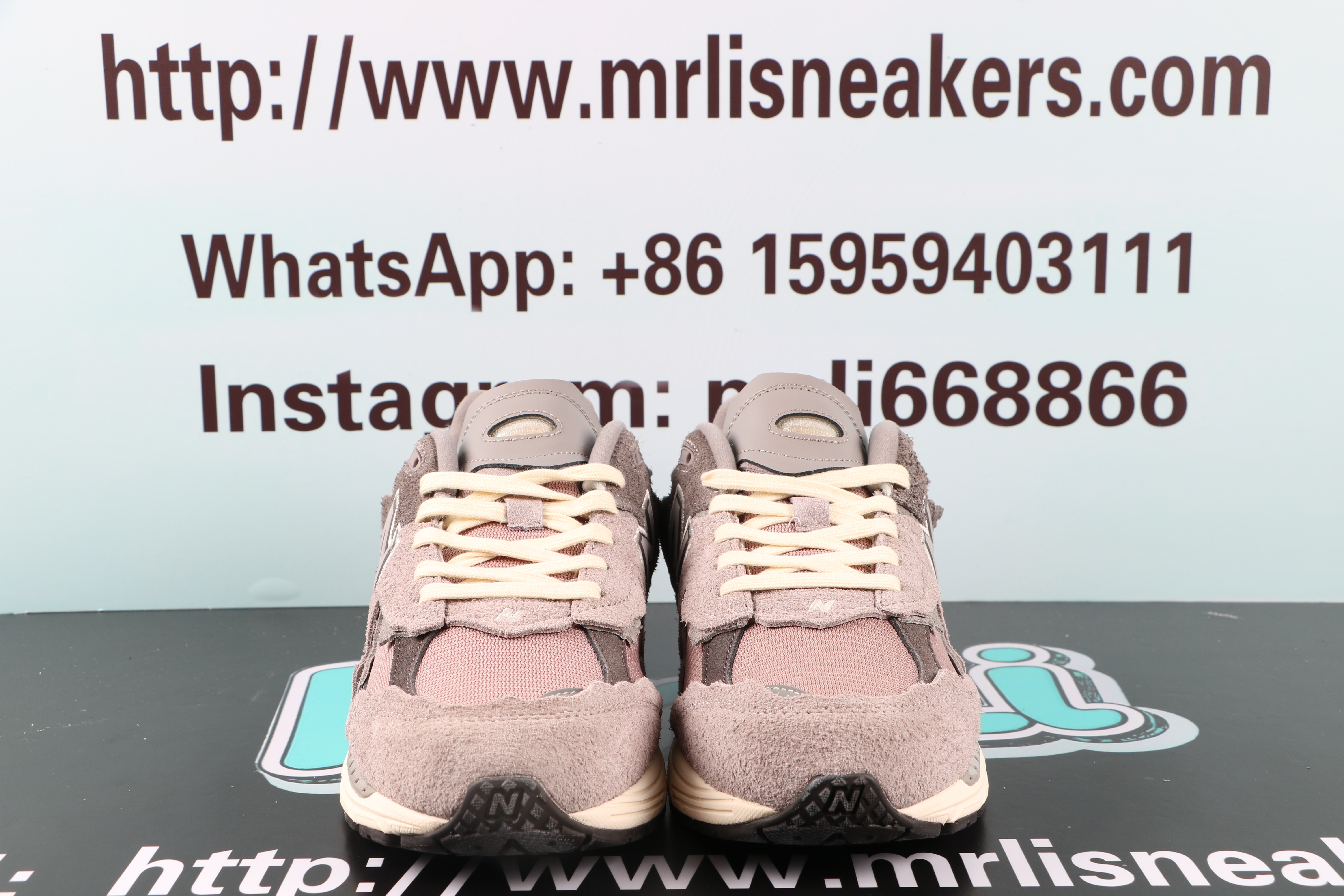 New balance 2002R Protection Pack Pink