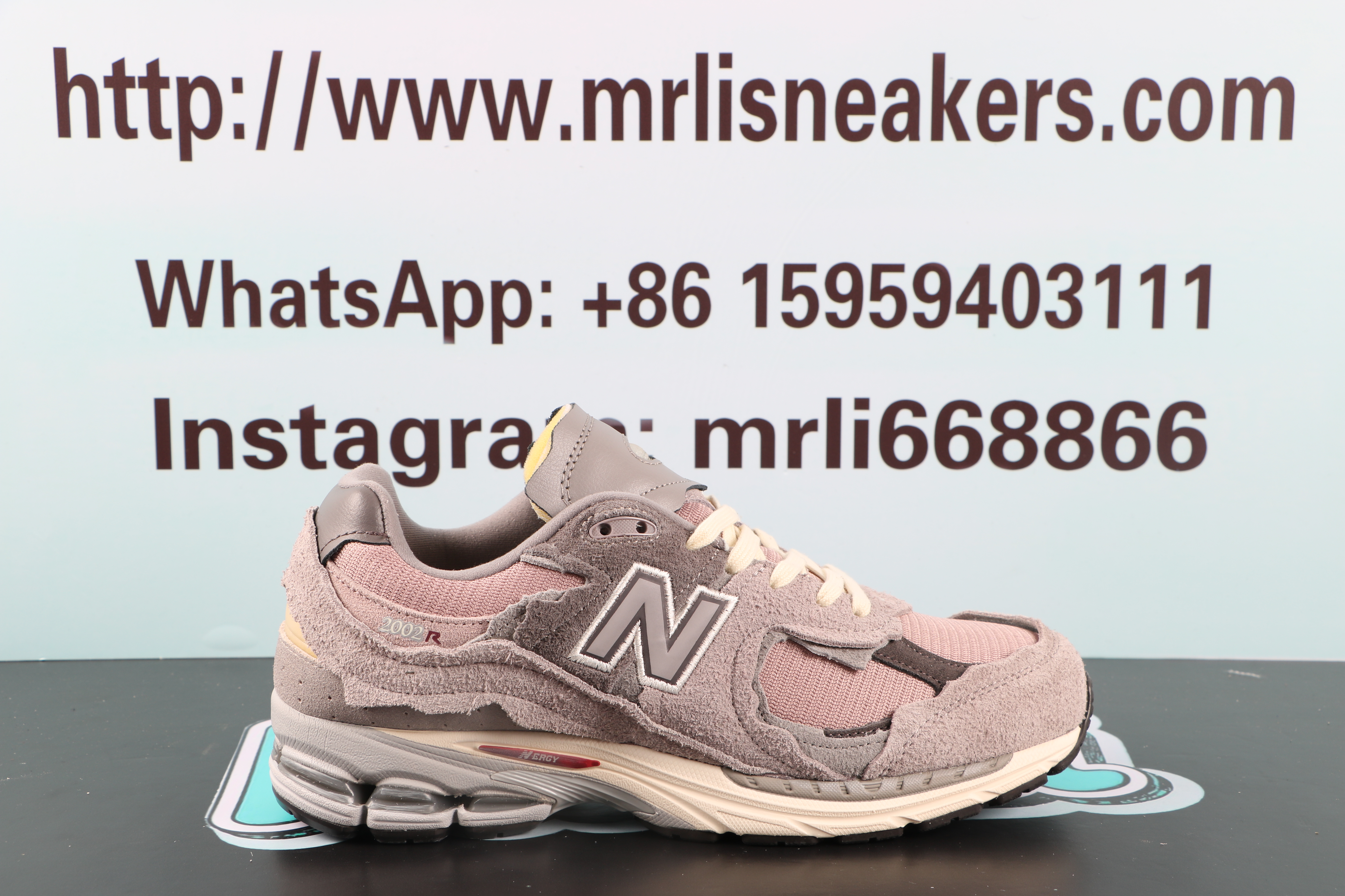 New balance 2002R Protection Pack Pink