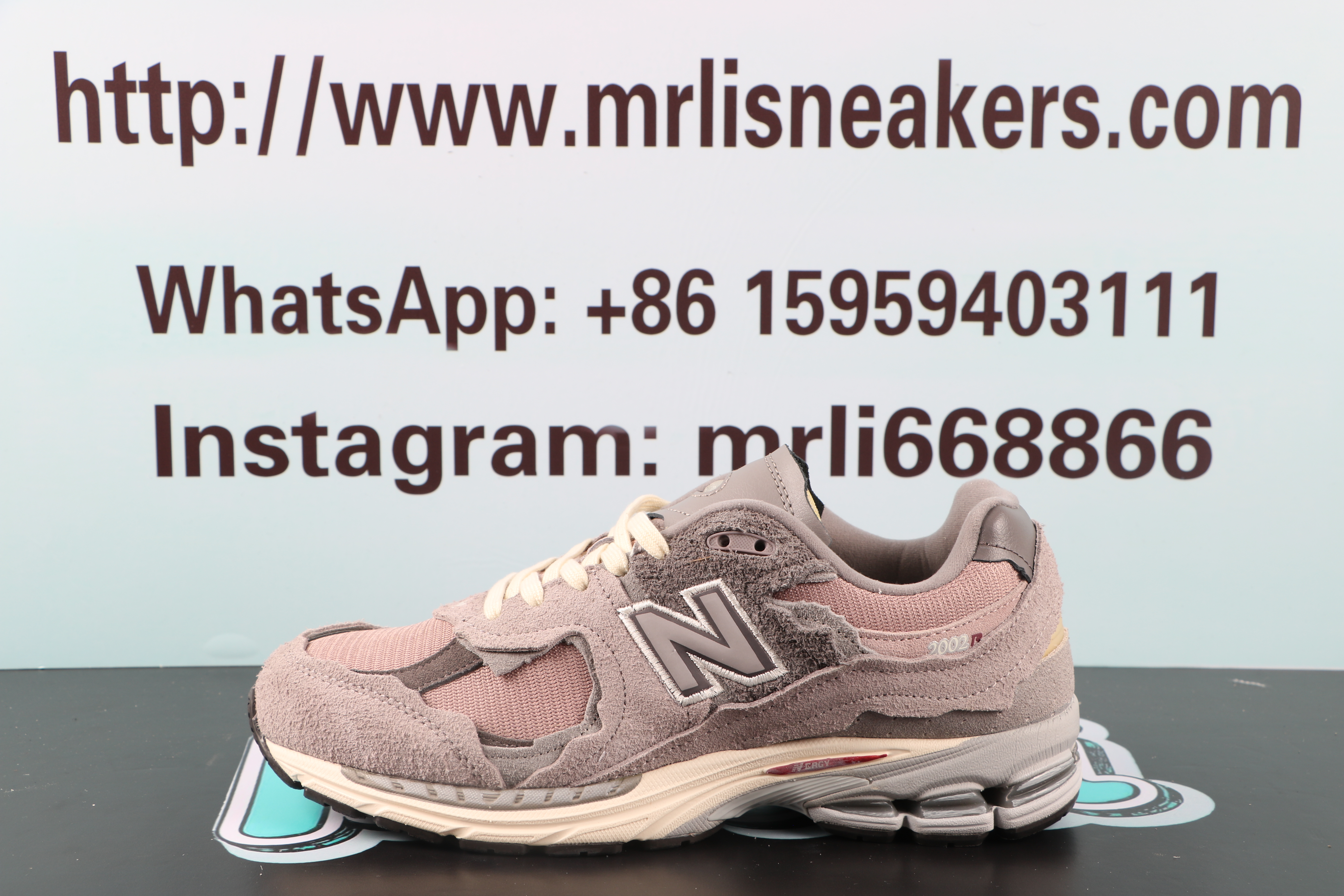 New balance 2002R Protection Pack Pink