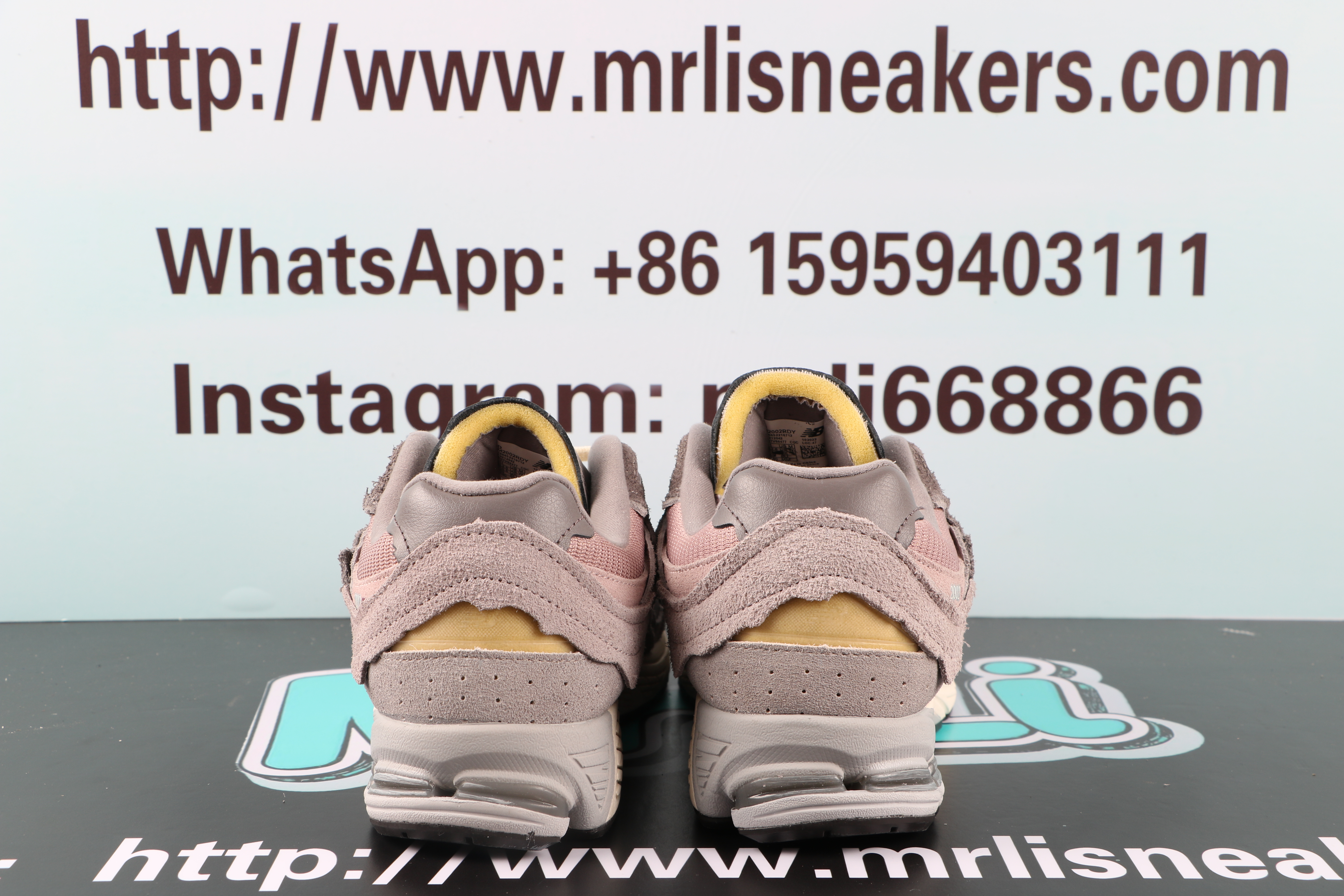 New balance 2002R Protection Pack Pink