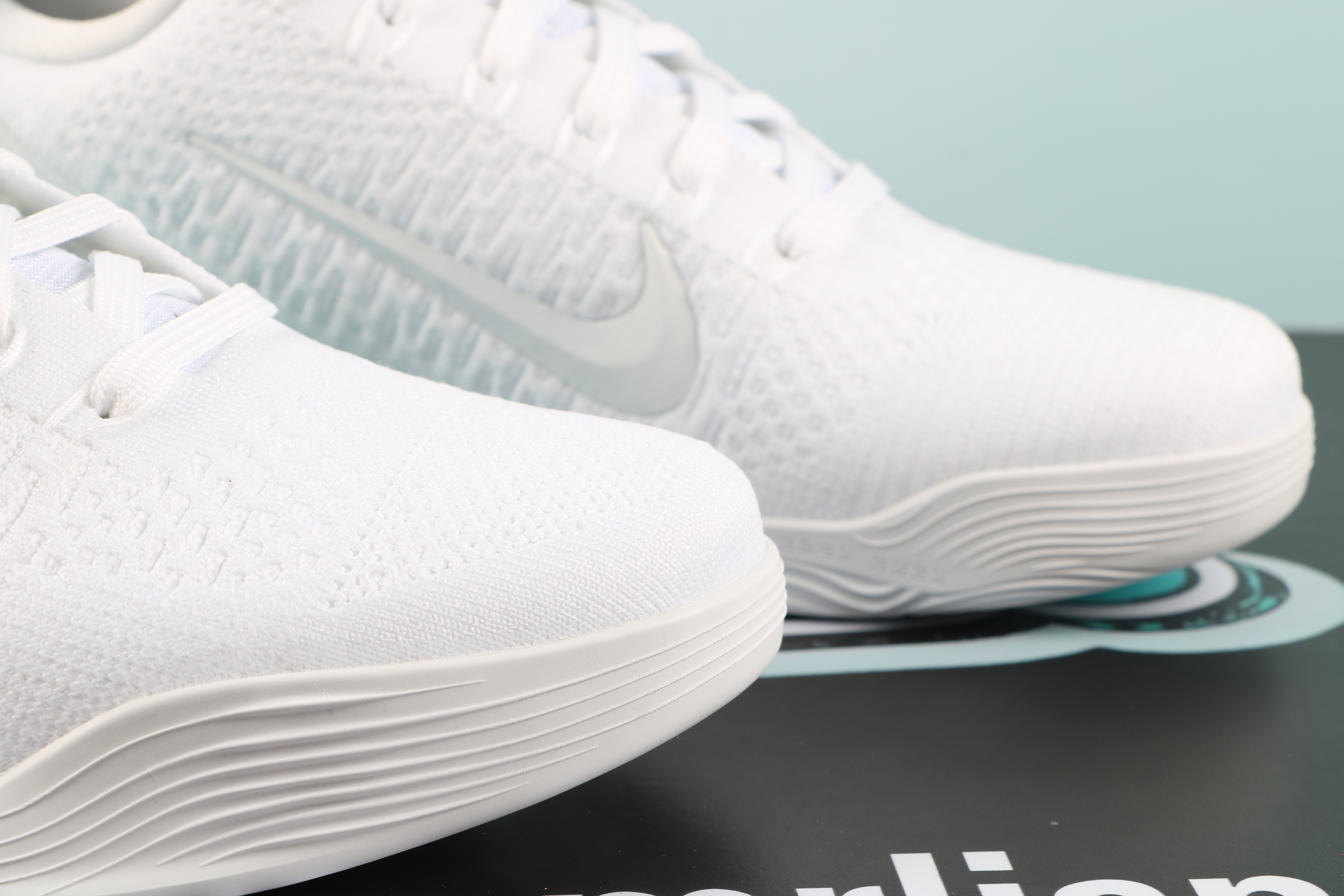 Nike Kobe 9 Elite Low Protro Halo