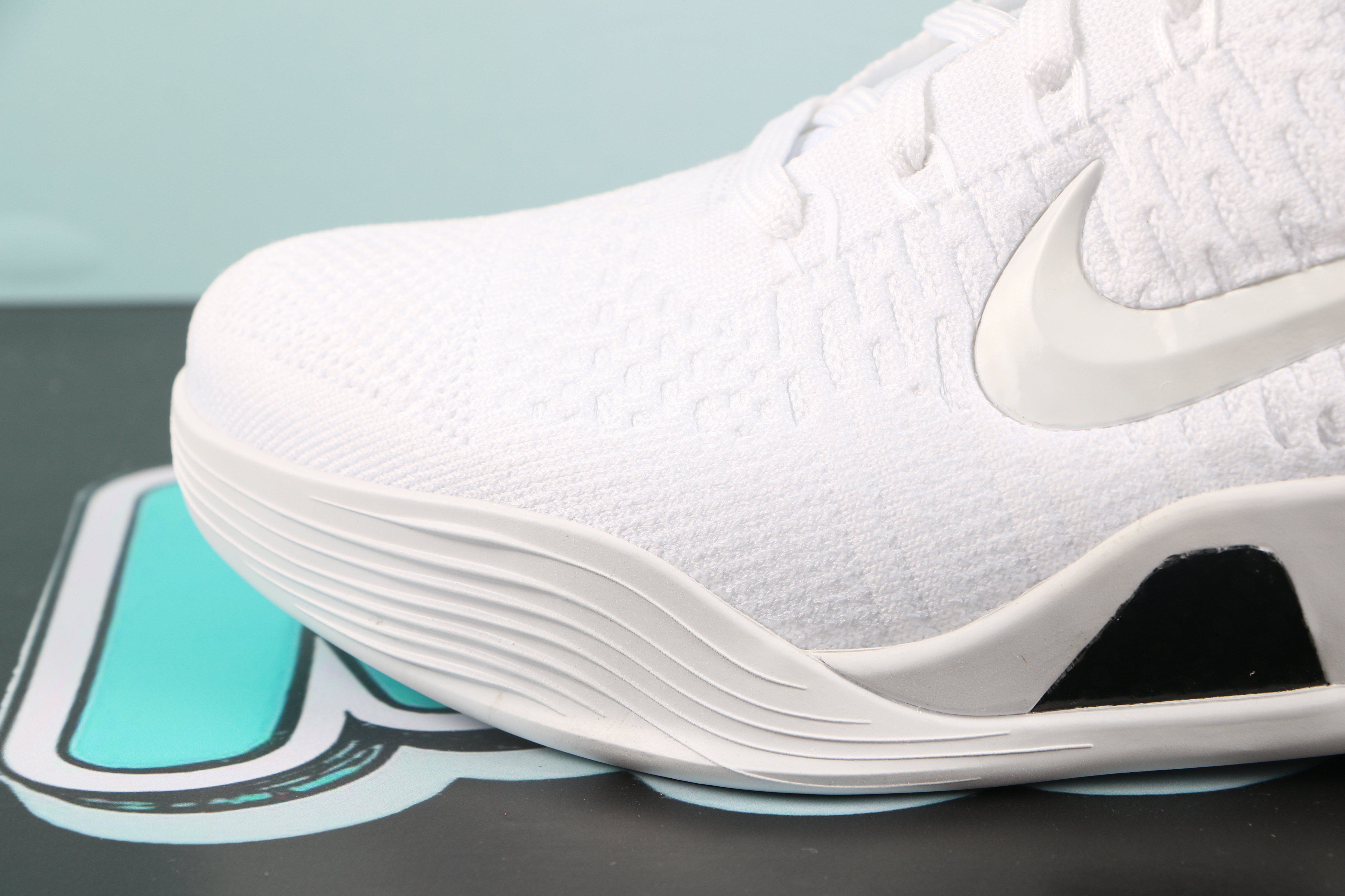 Nike Kobe 9 Elite Low Protro Halo