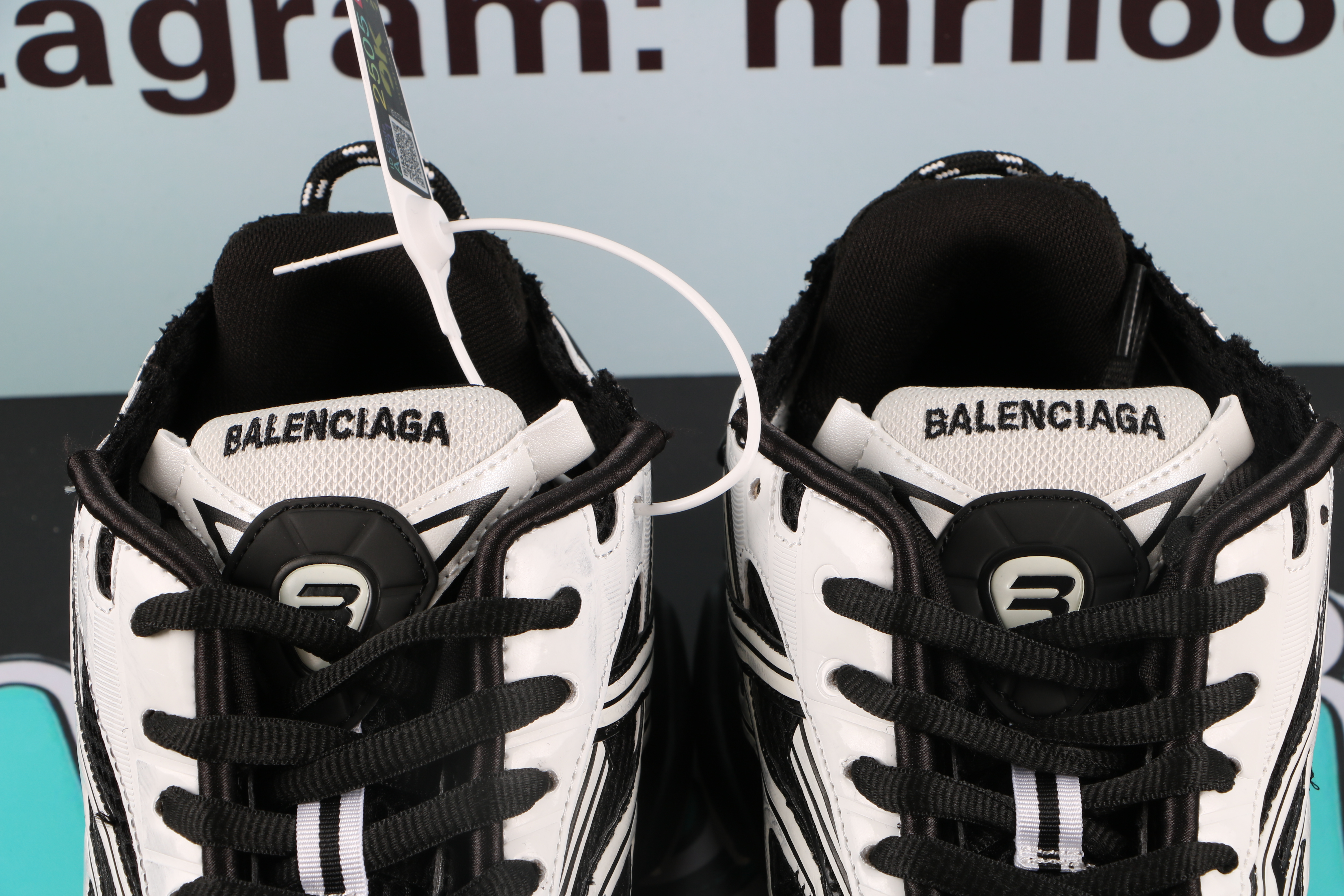 Balenciaga Runner Black White