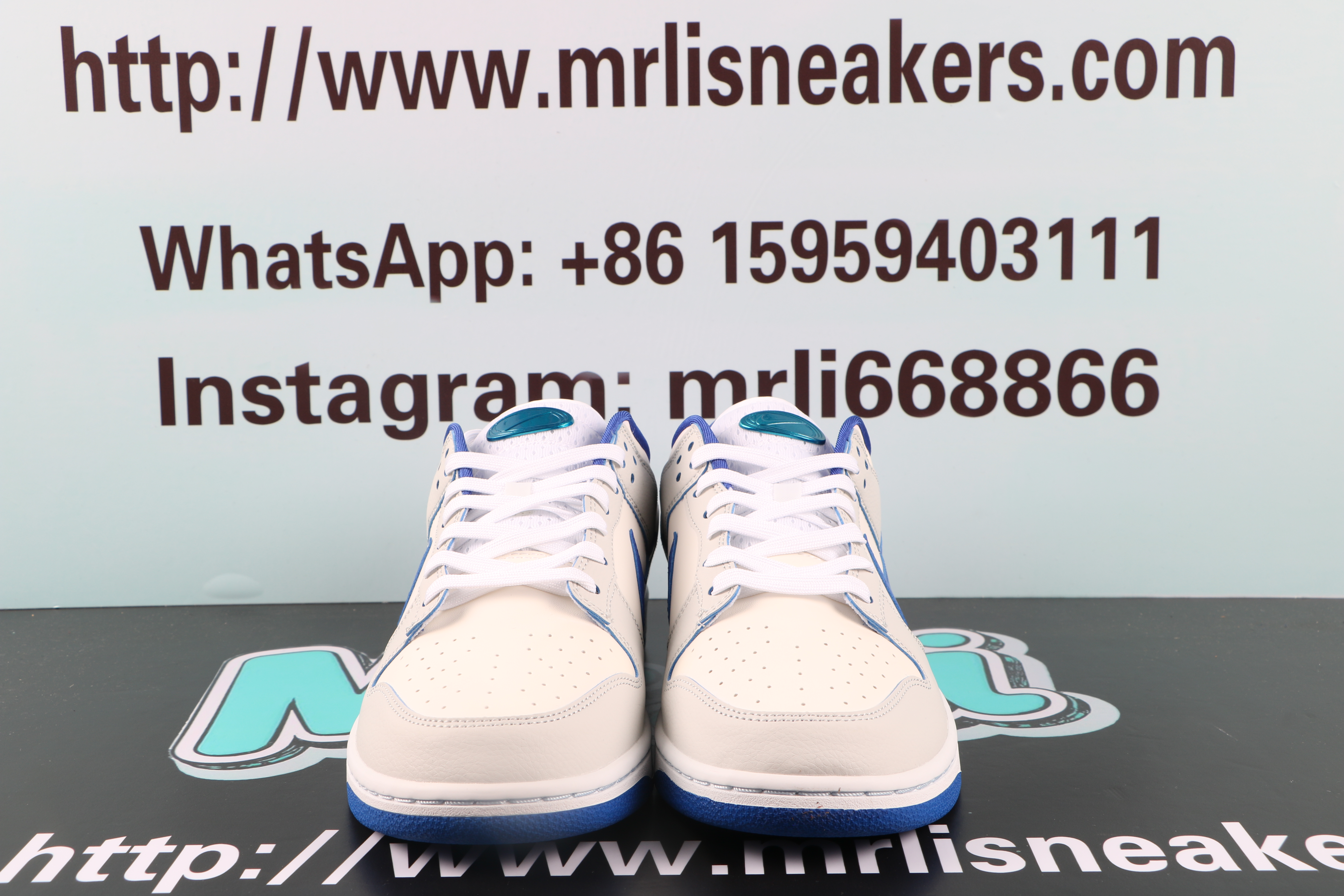 Nike SB Dunk Low GS "Ivory Hyper Royal"