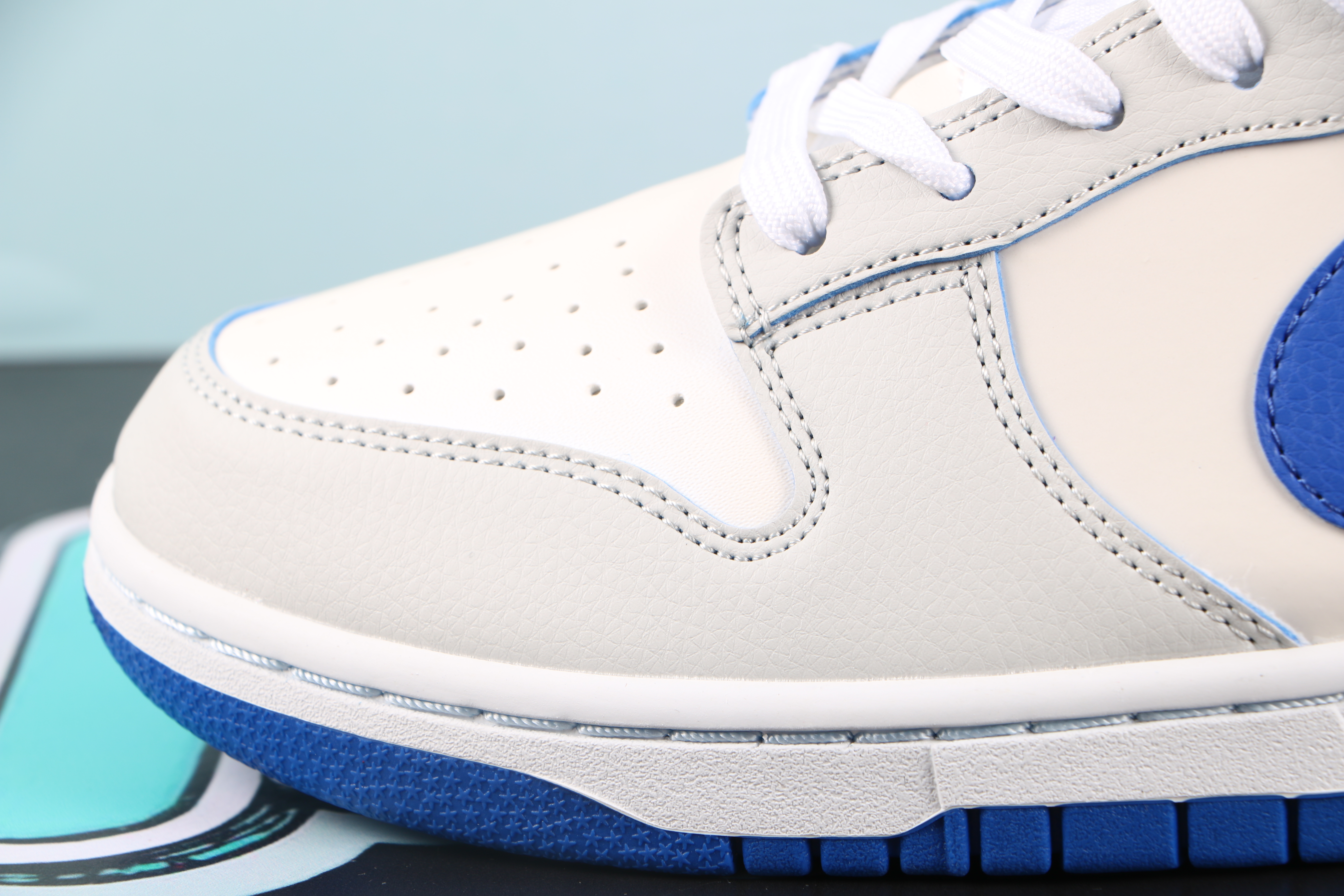 Nike SB Dunk Low GS "Ivory Hyper Royal"
