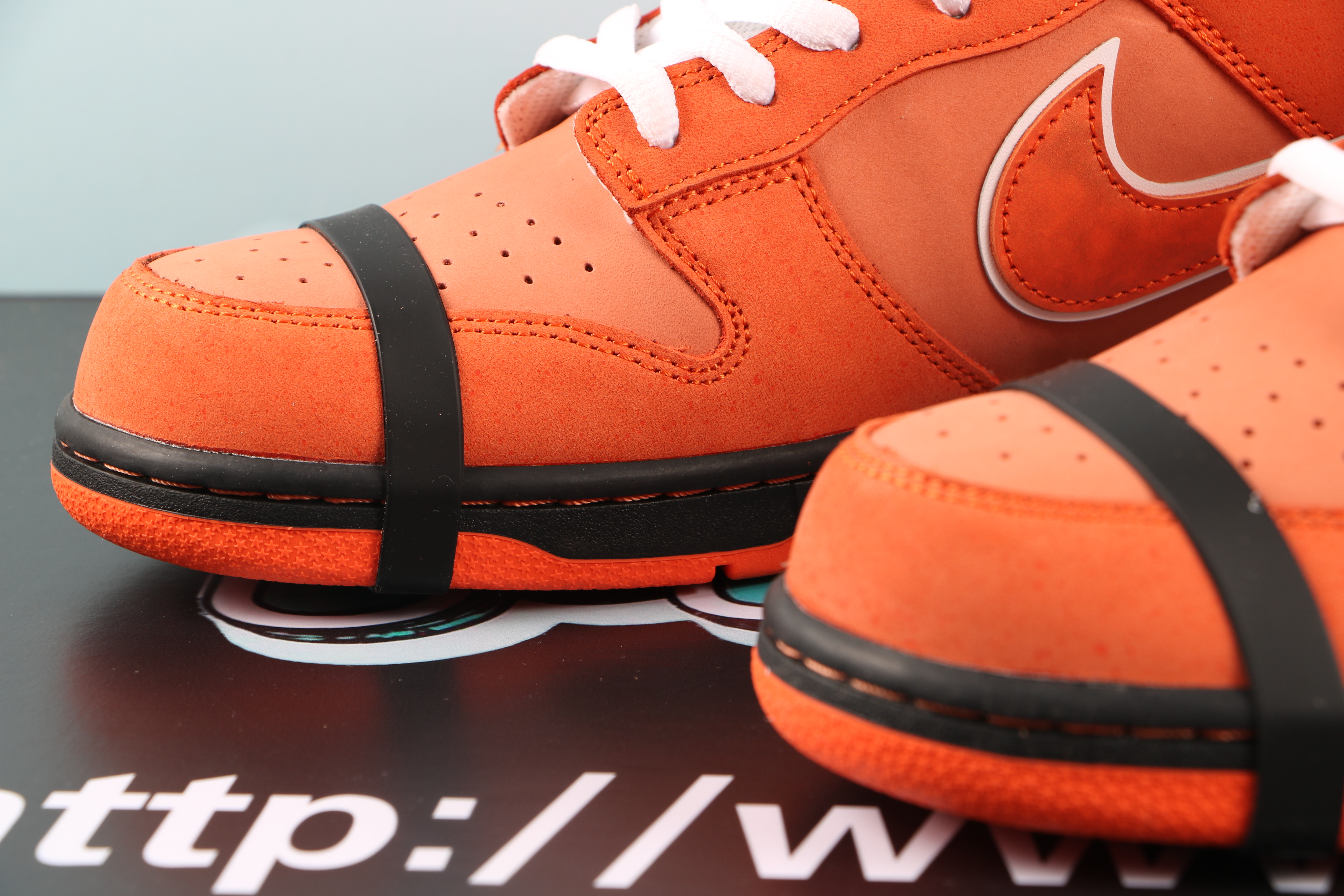 NIKE SB Dunk Low "Orange Lobster"