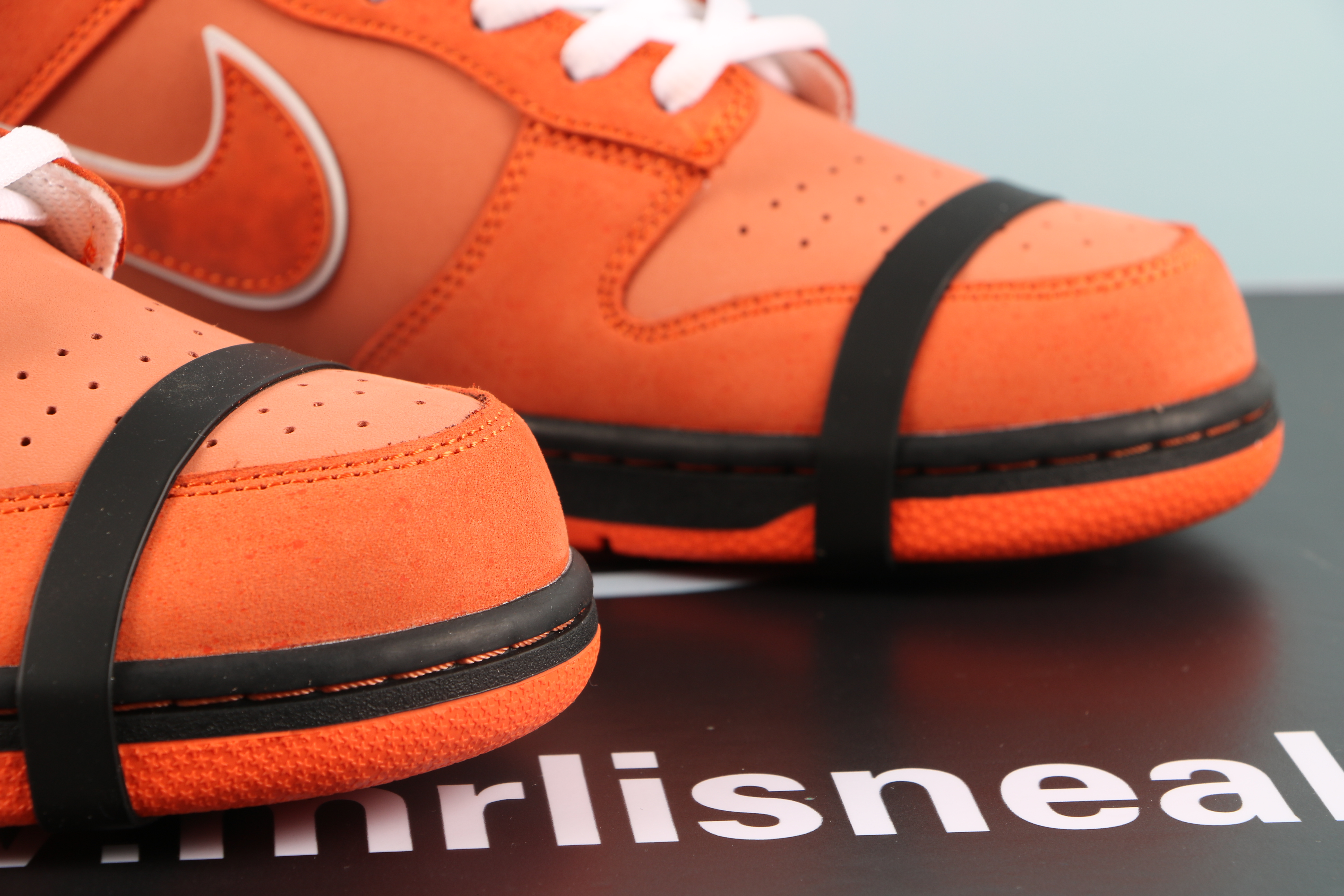 NIKE SB Dunk Low "Orange Lobster"
