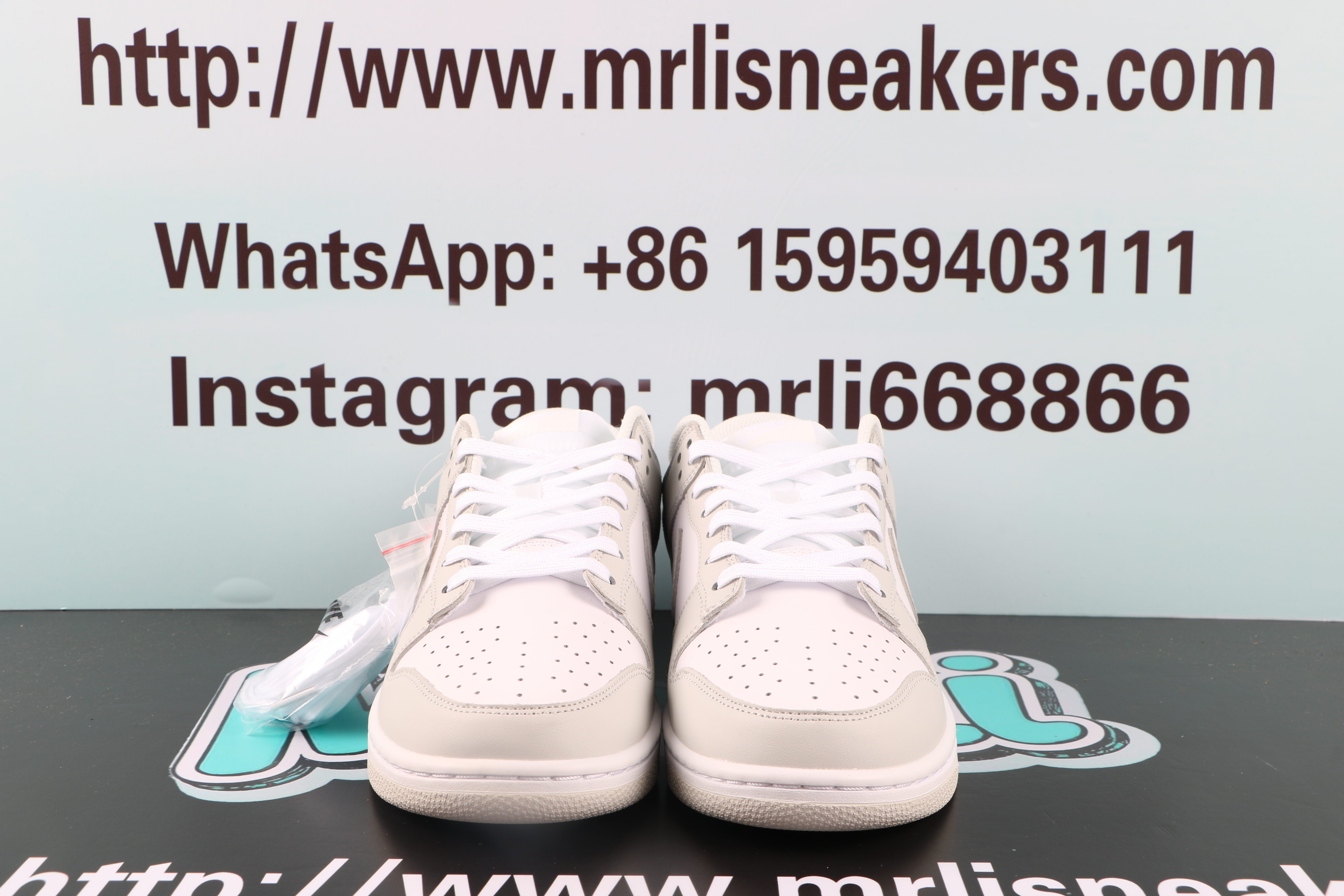 Nike Dunk Low Photon Dust
