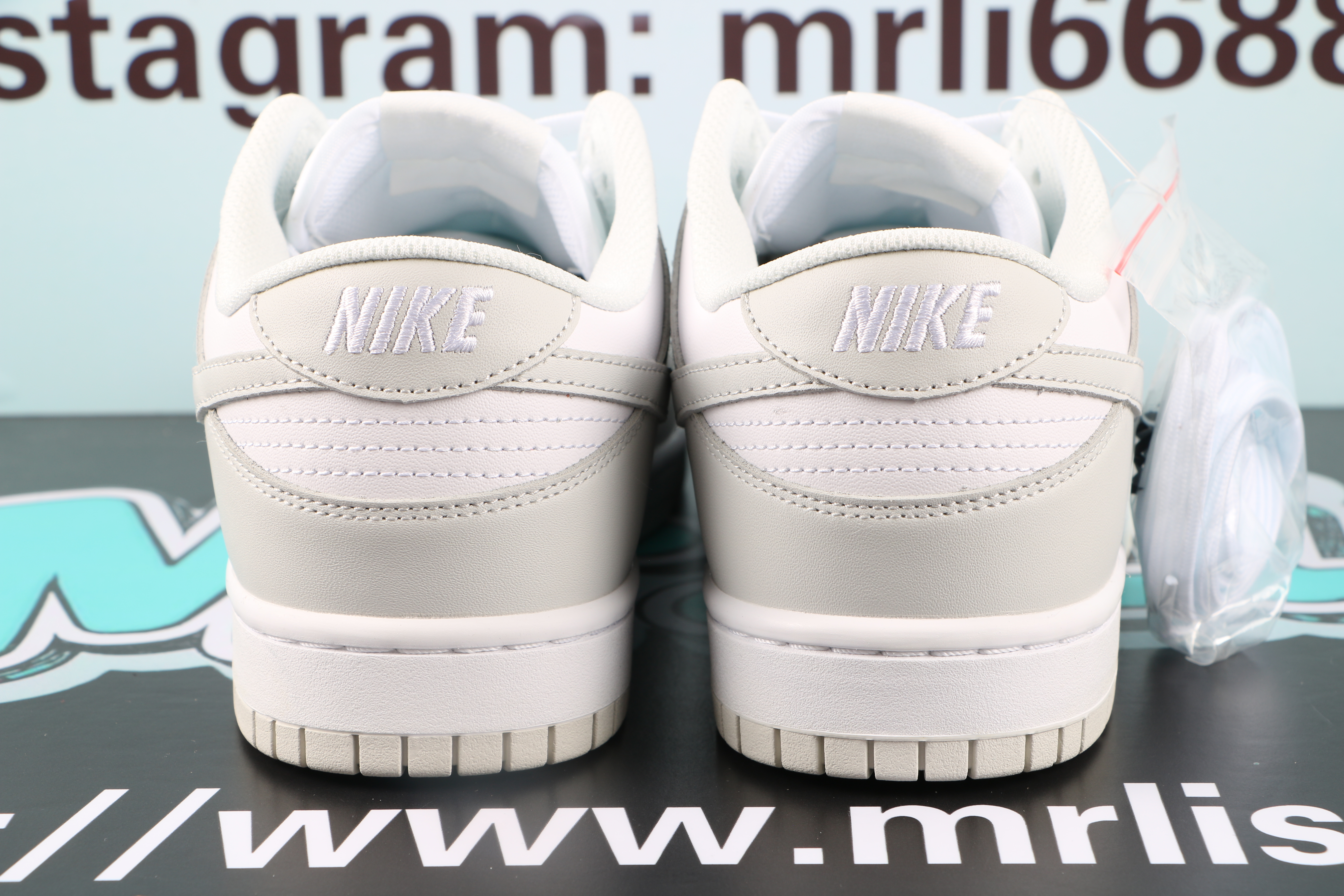 Nike Dunk Low Photon Dust