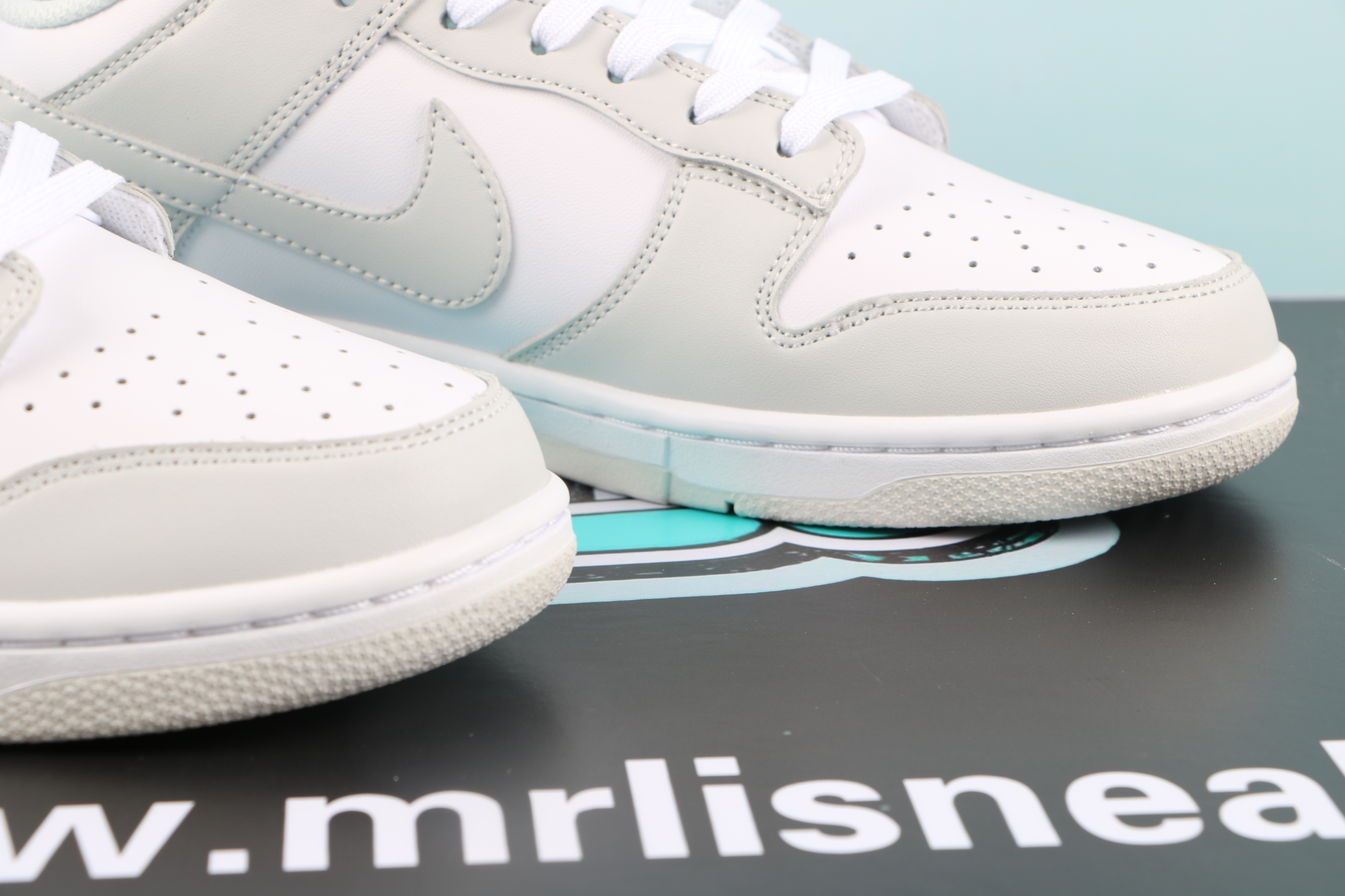 Nike Dunk Low Photon Dust