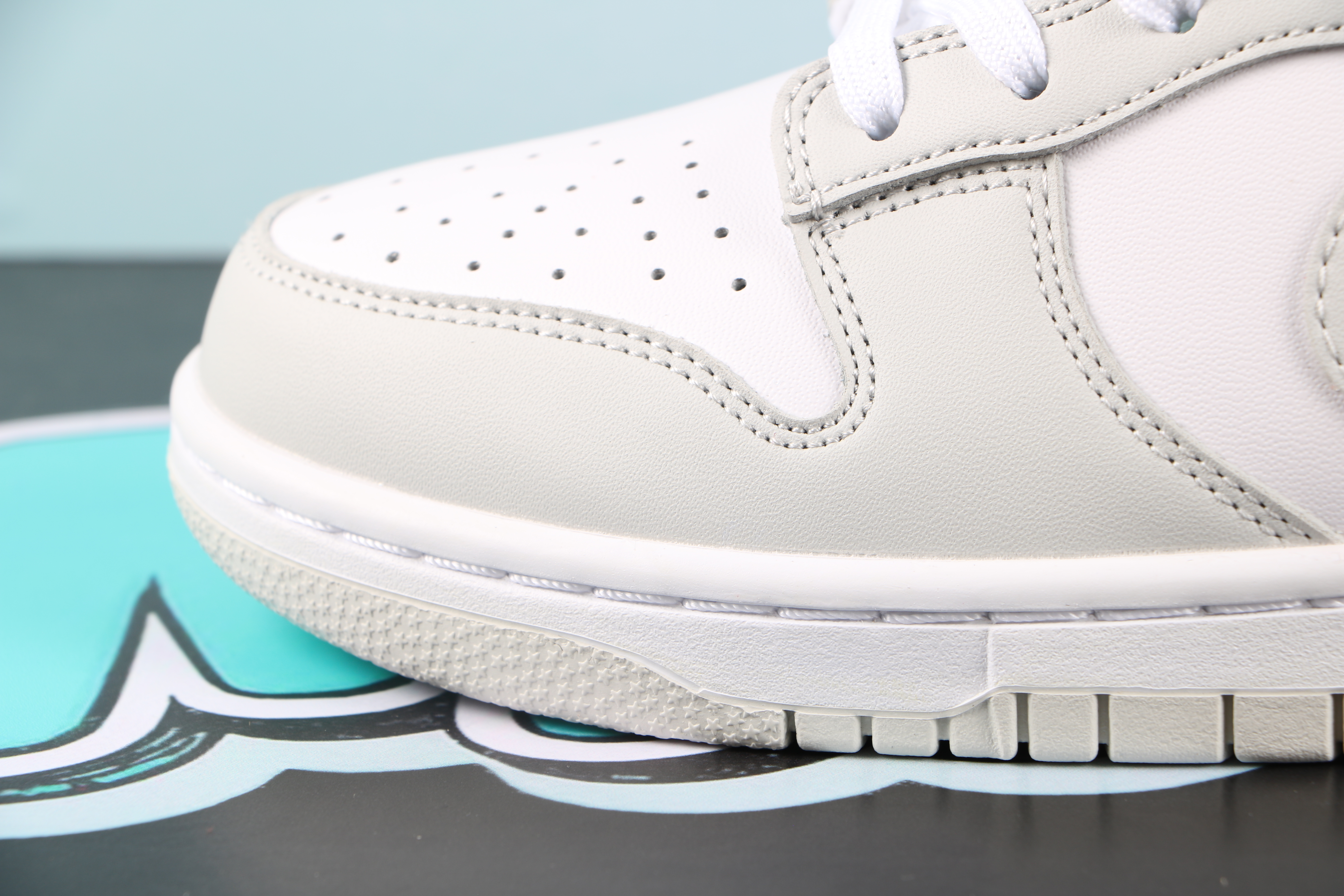 Nike Dunk Low Photon Dust
