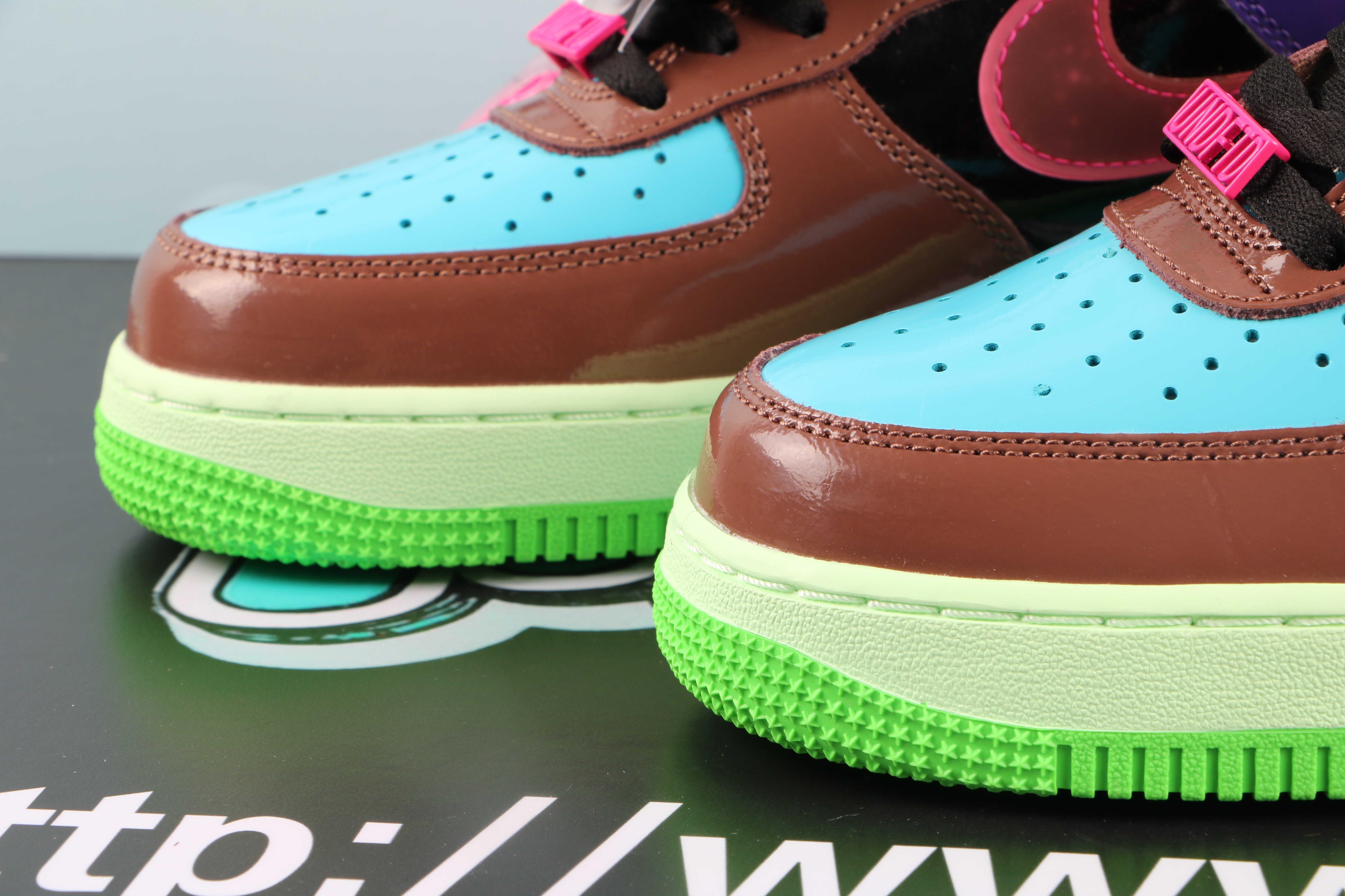 Nike Air Force 1Low SP Undefeated Multi-Patent Pink Prime