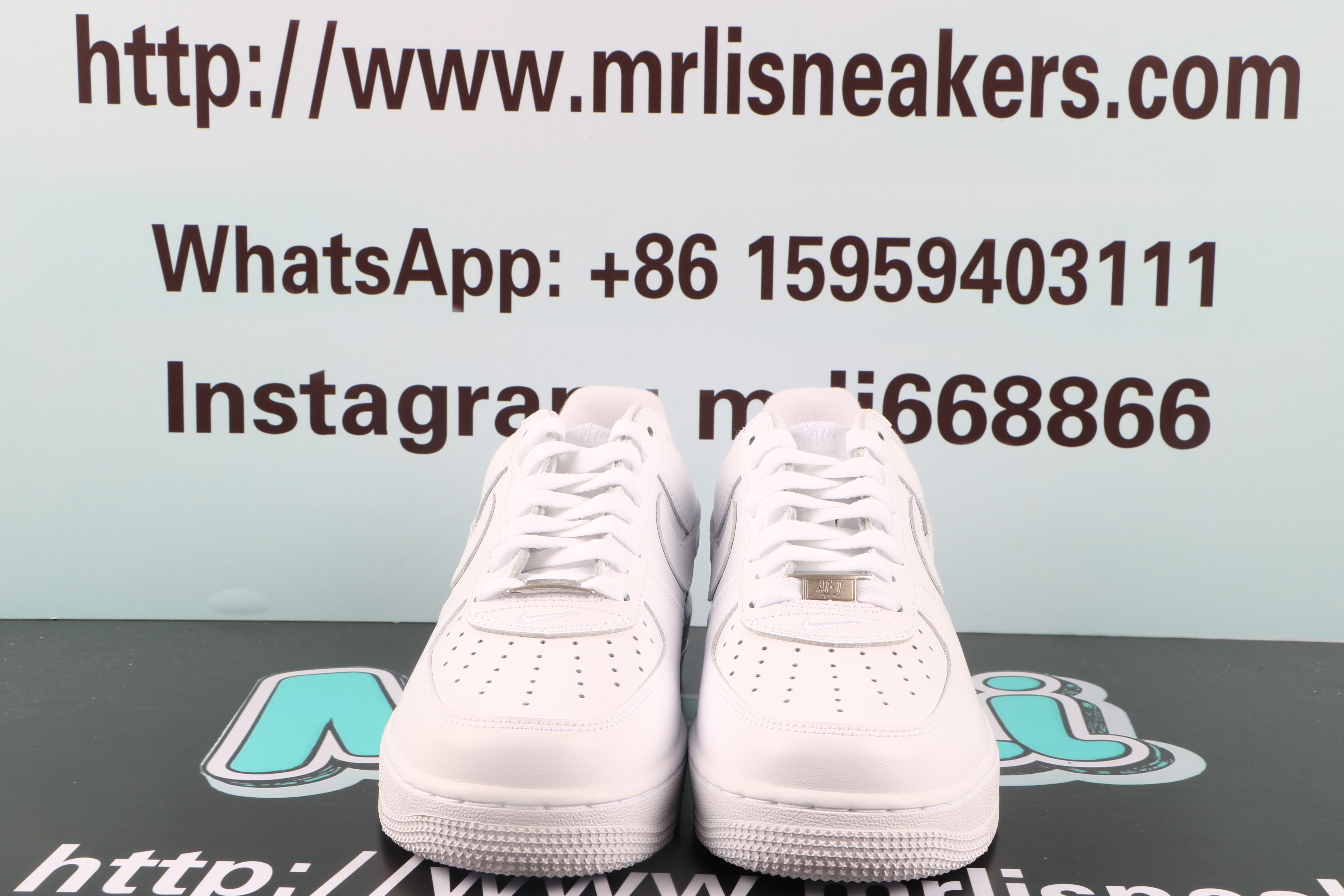 Nike Air Force 1 Low Supreme White