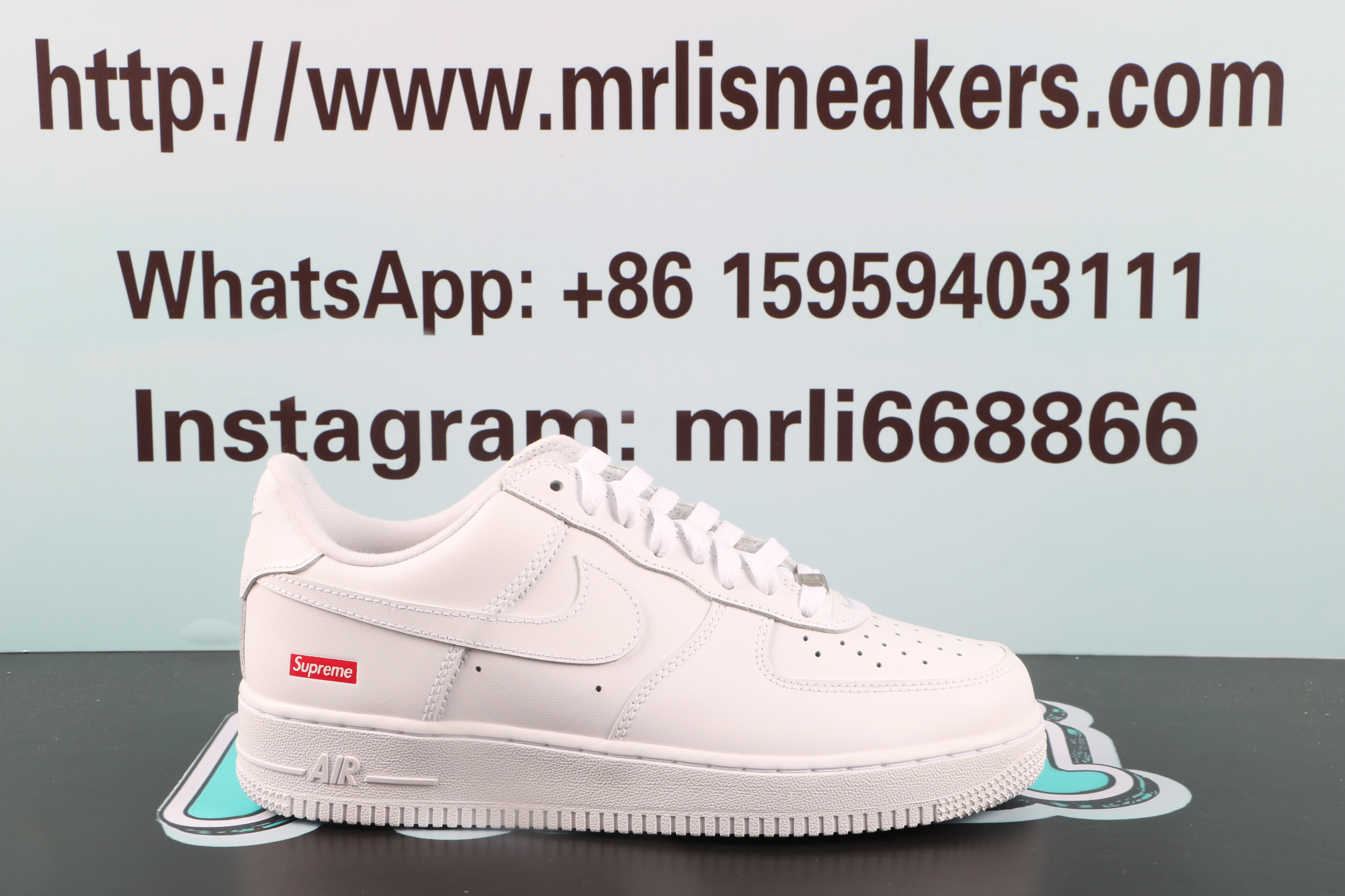 Nike Air Force 1 Low Supreme White