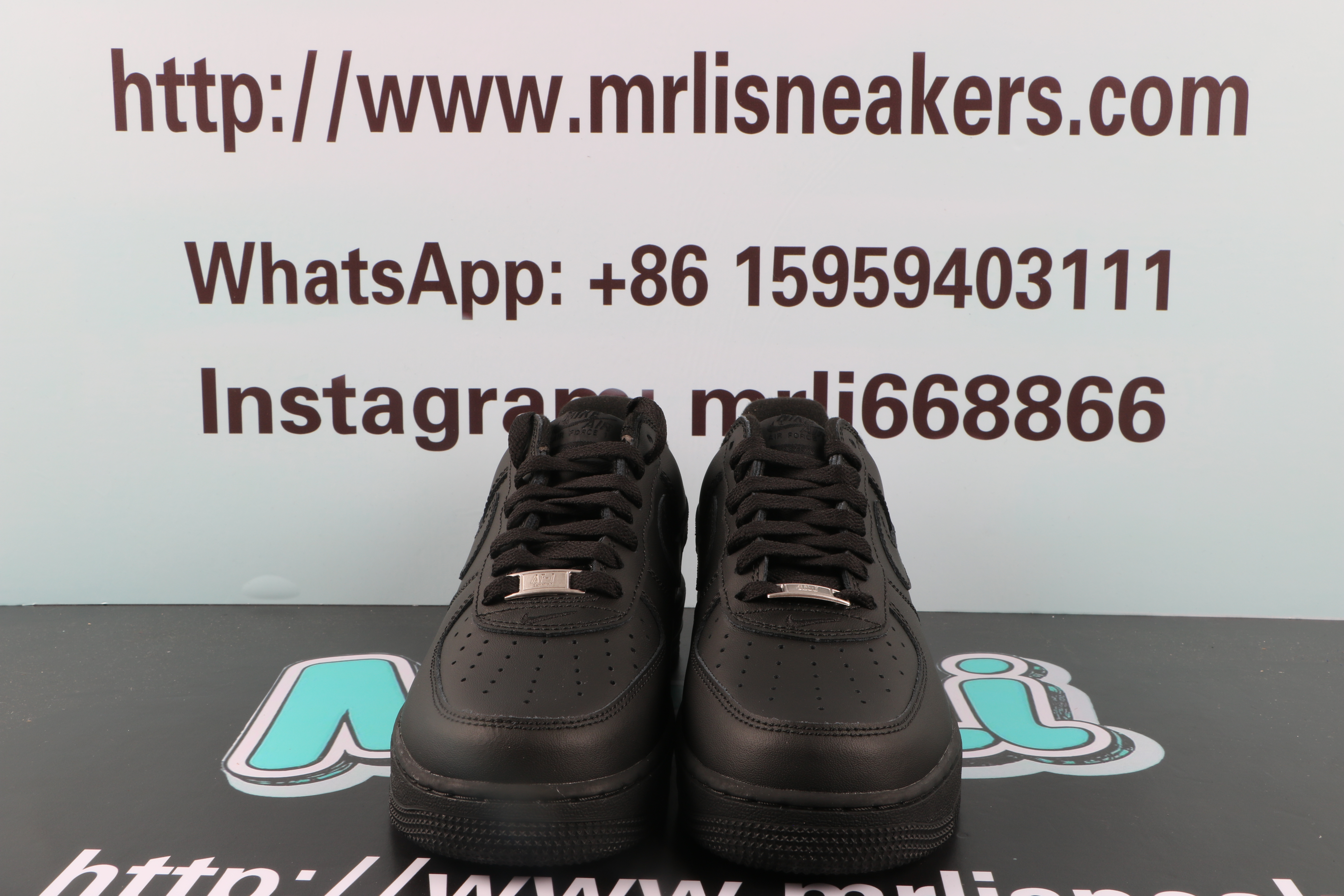 Nike Air Force 1 Low Supreme Black