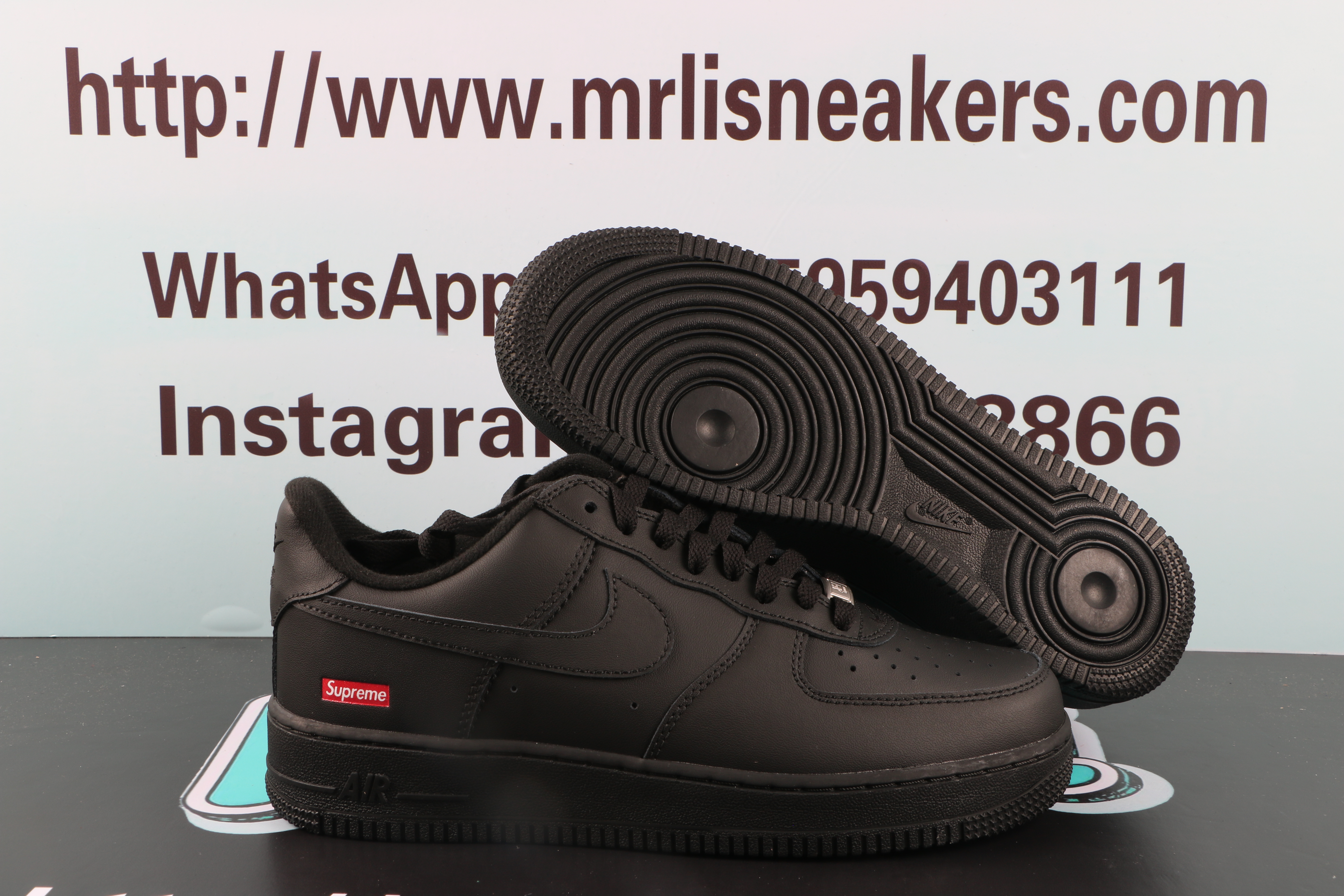 Nike Air Force 1 Low Supreme Black
