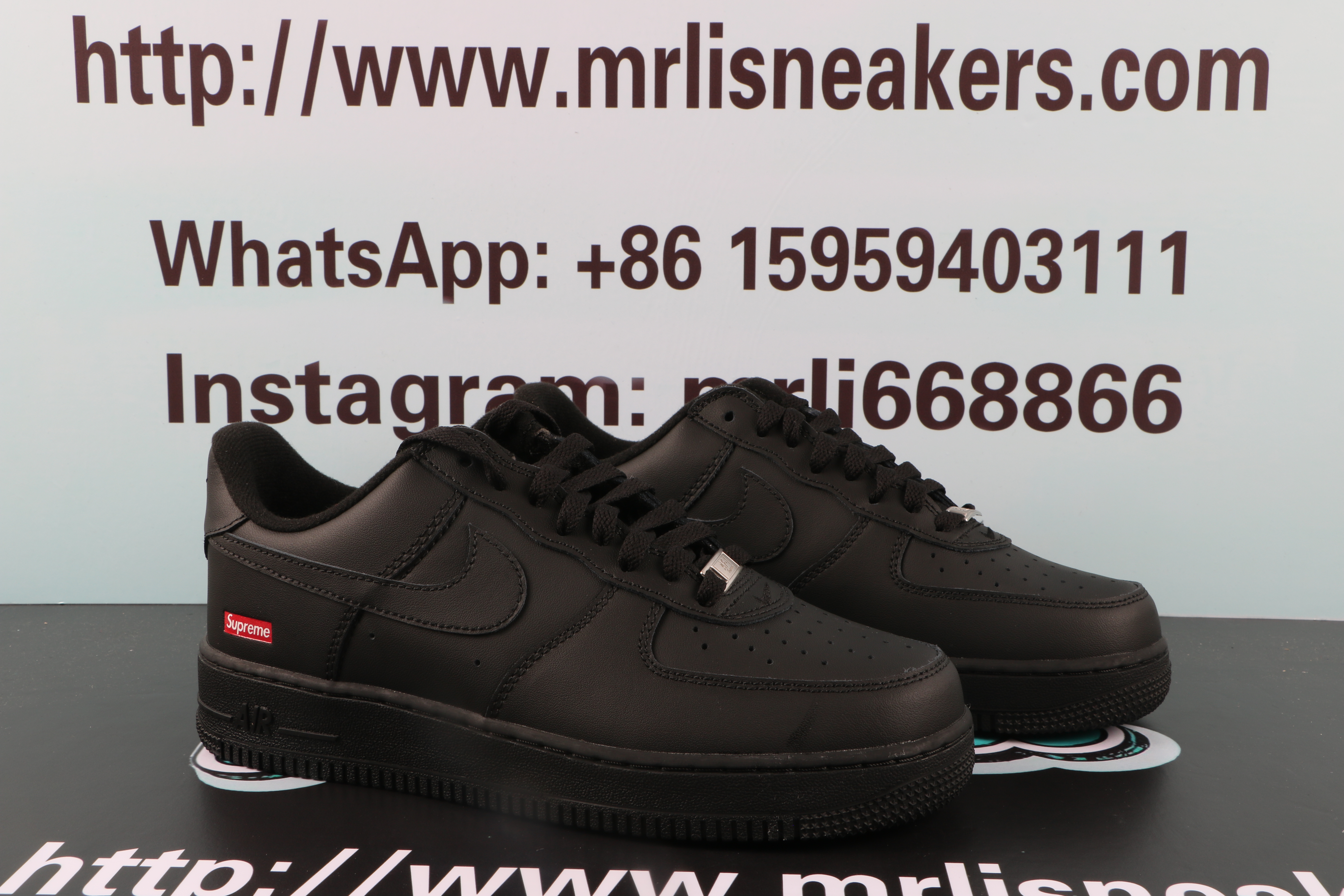 Nike Air Force 1 Low Supreme Black