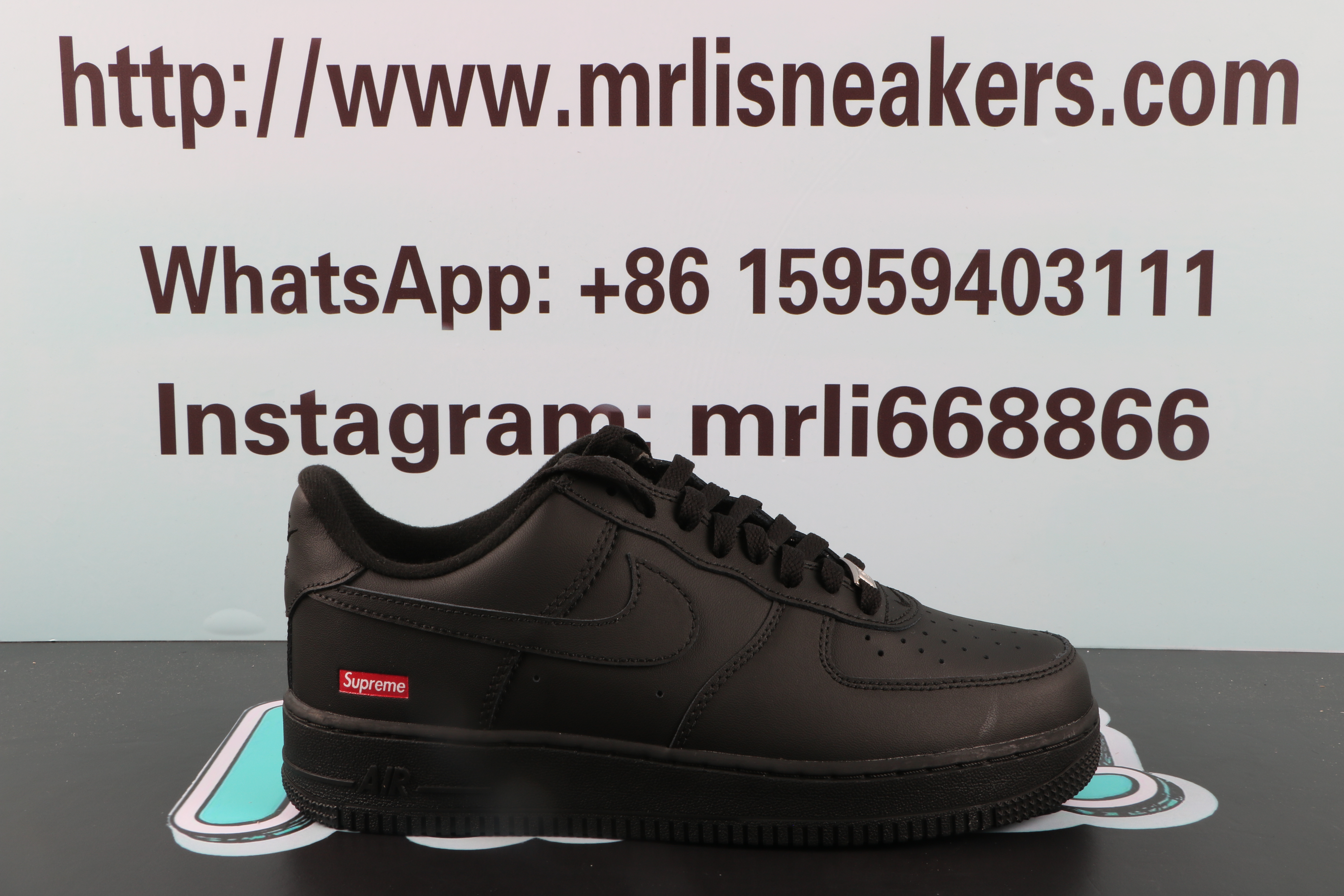 Nike Air Force 1 Low Supreme Black