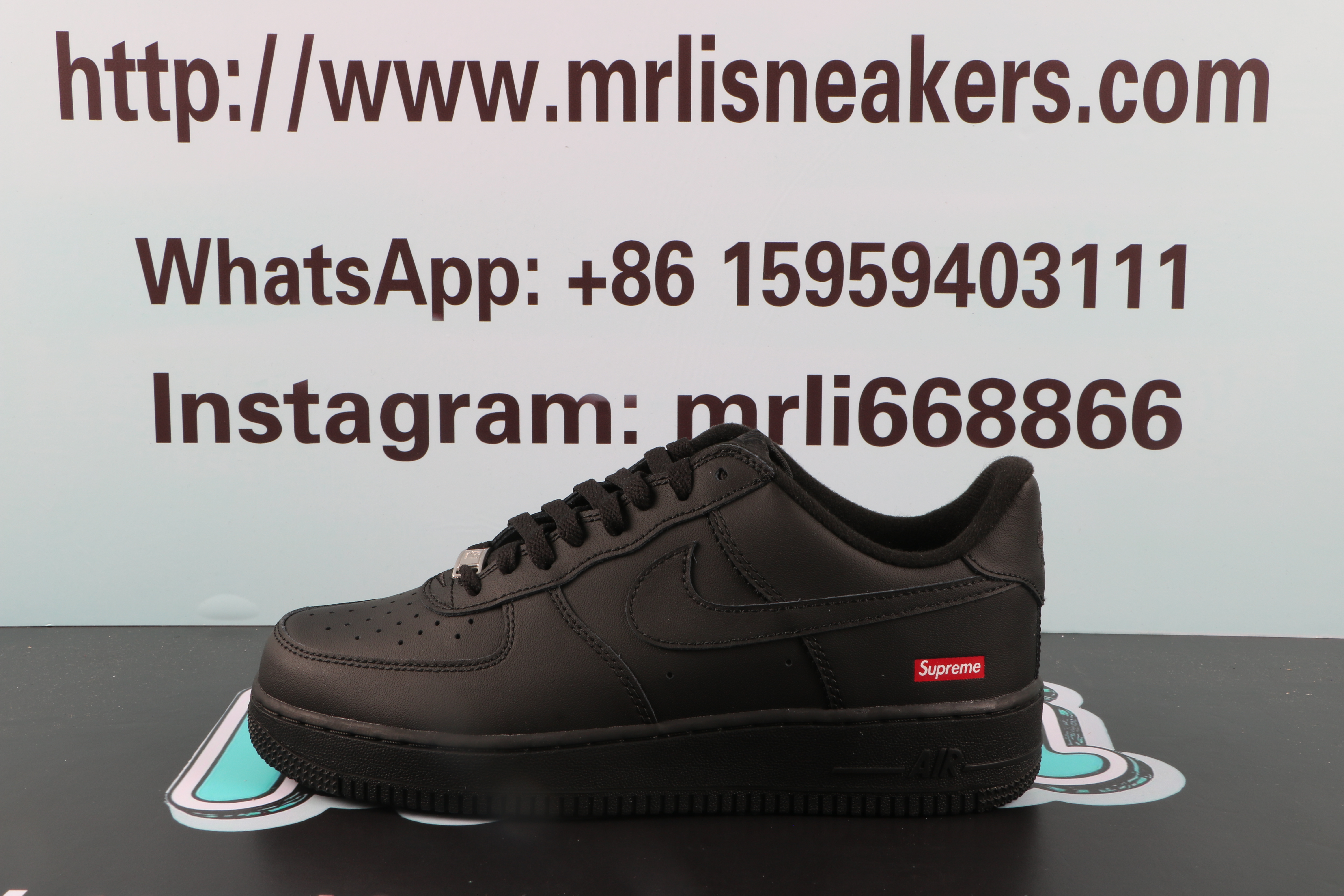 Nike Air Force 1 Low Supreme Black