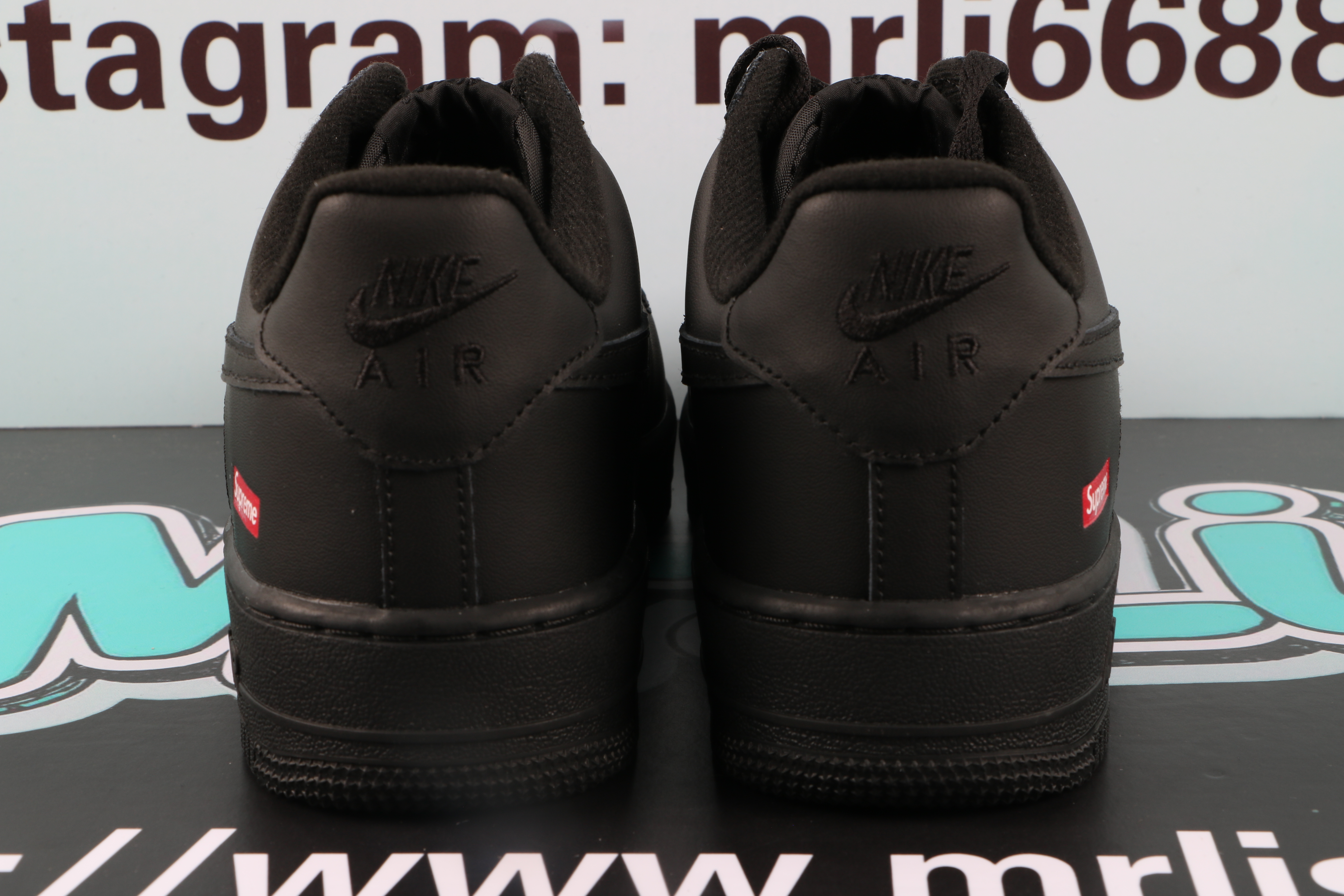 Nike Air Force 1 Low Supreme Black