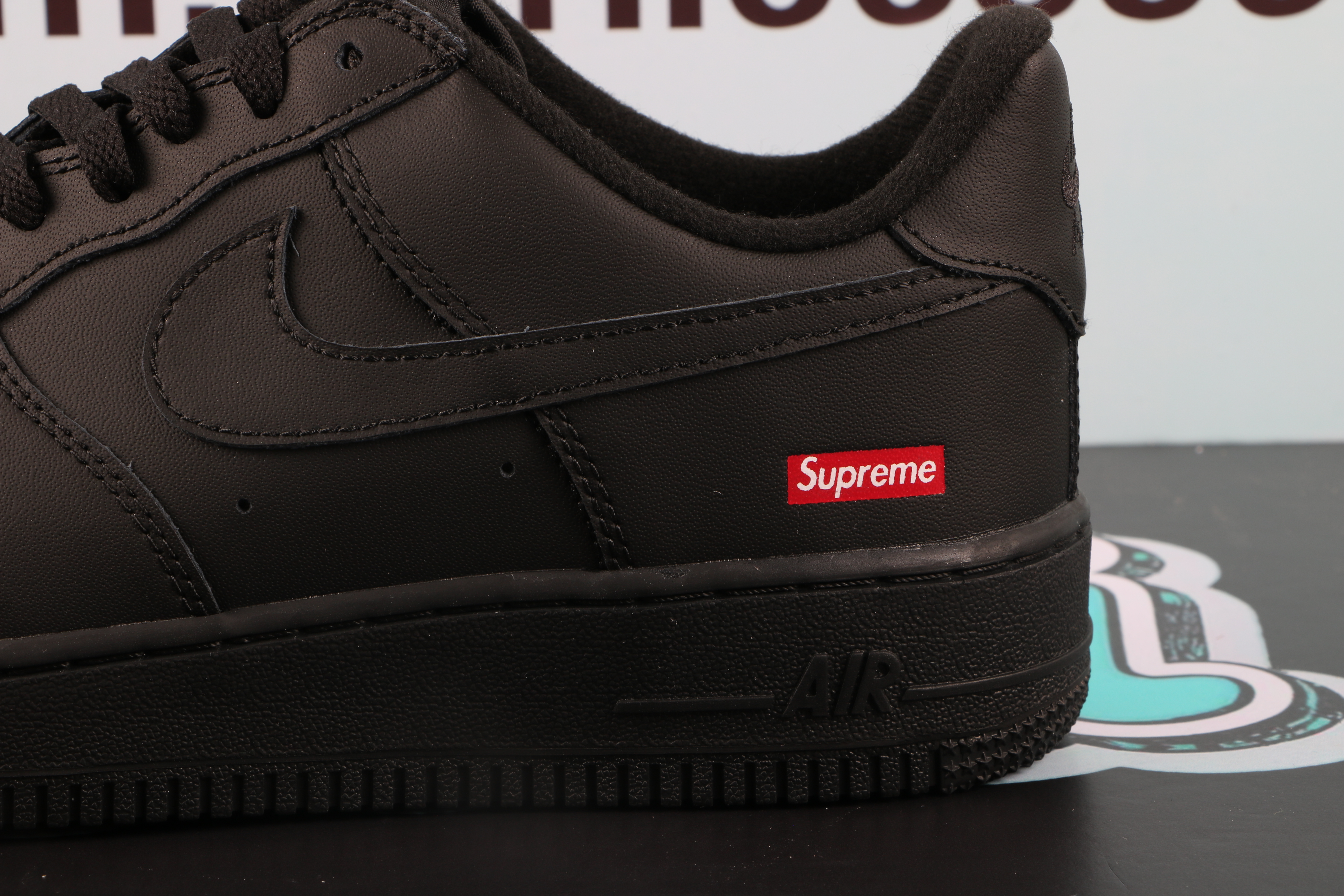 Nike Air Force 1 Low Supreme Black