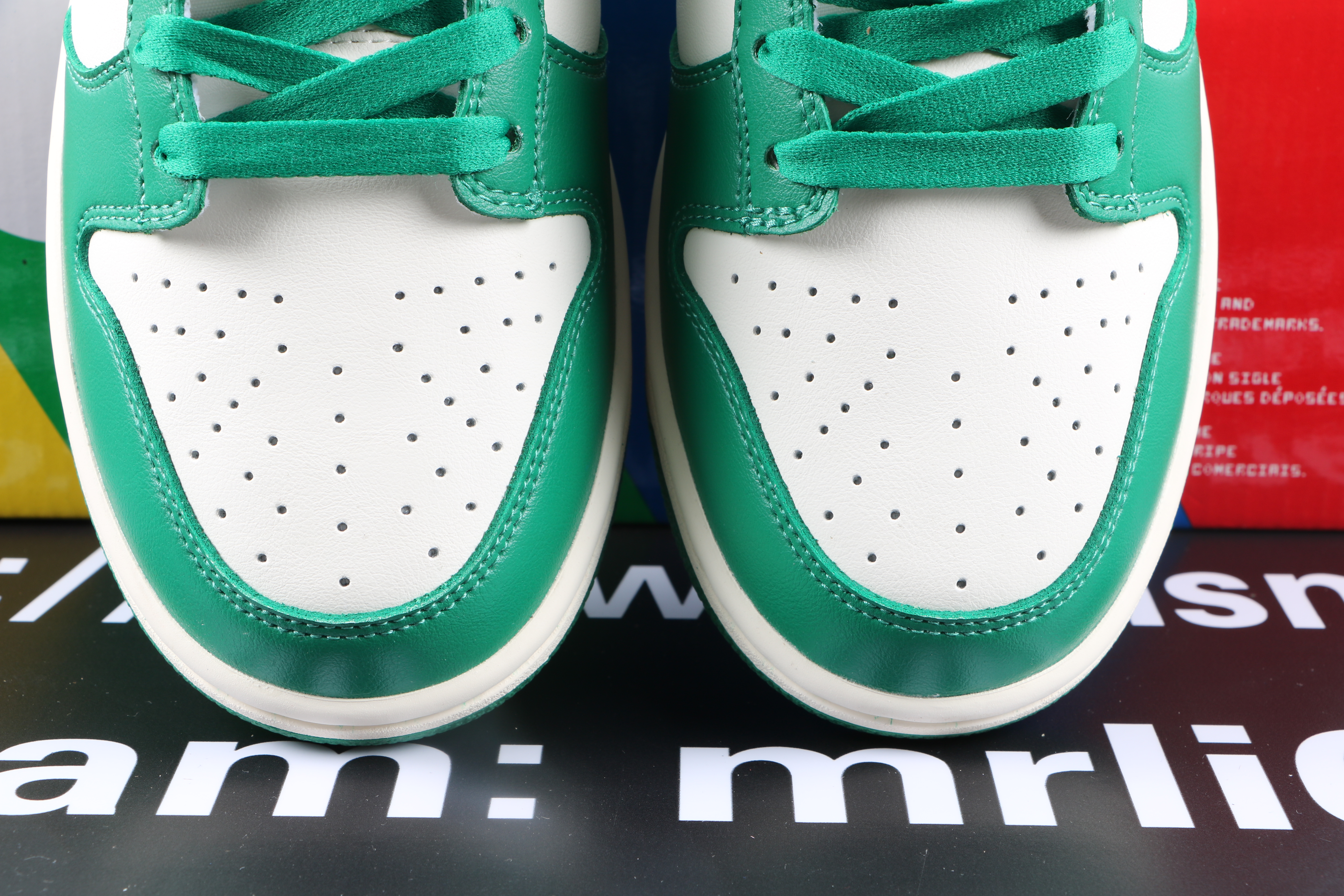 Nike SB Dunk Low"Lottery"